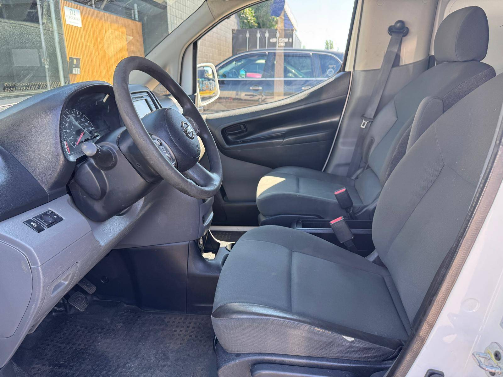 /azureautogallery1/2015-Nissan-NV200-02277521516584735.jpg