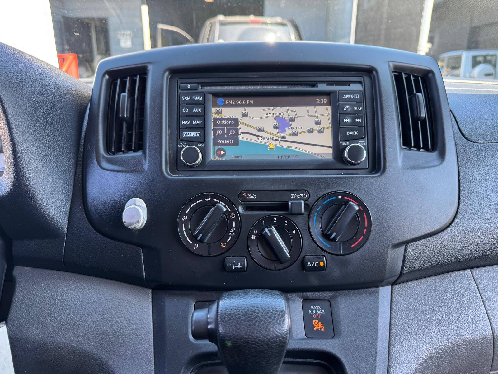 /azureautogallery1/2015-Nissan-NV200-9551553689739483.jpg