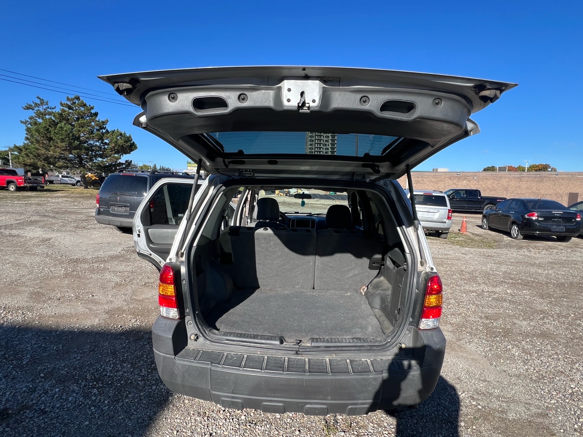 /betaautosales/2007-Ford-Escape-8298365854112415.jpg