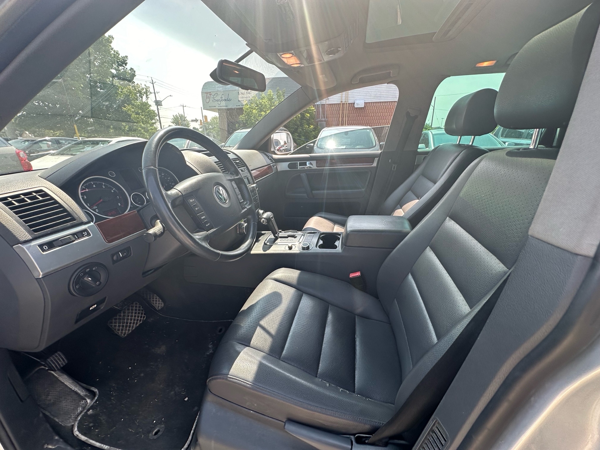 /betaautosales/2007-Volkswagen-Touareg-33868693674968586.jpg