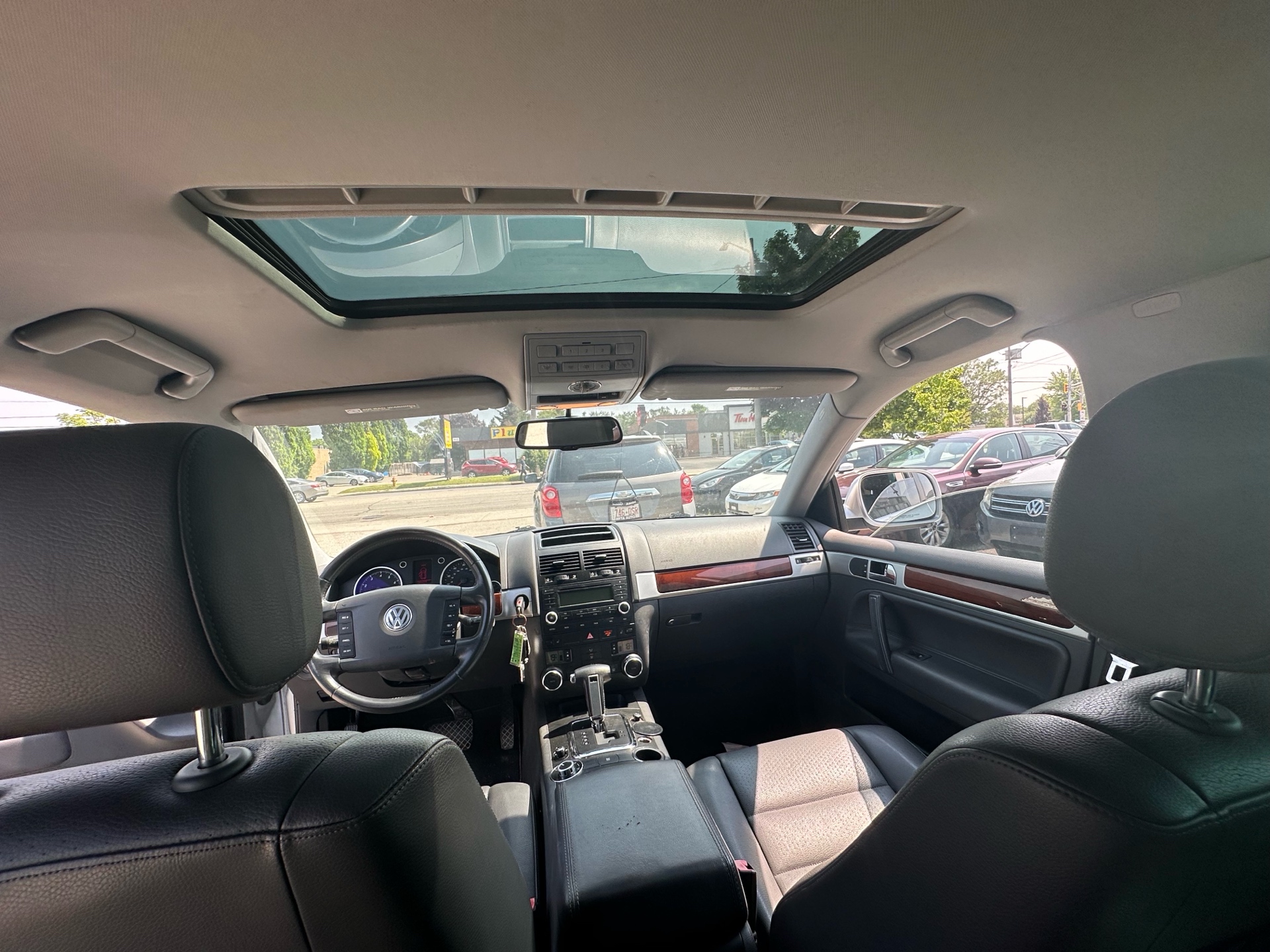 /betaautosales/2007-Volkswagen-Touareg-5203441587223403.jpg