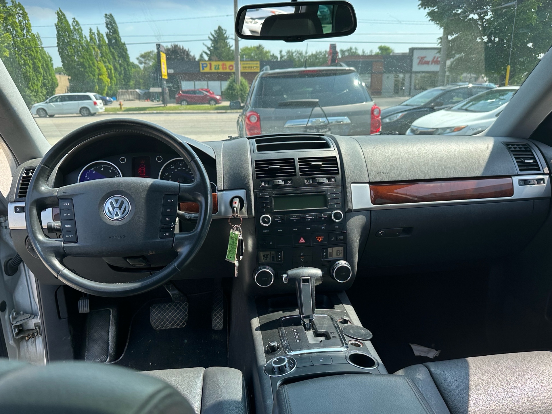 /betaautosales/2007-Volkswagen-Touareg-7963374271620434.jpg