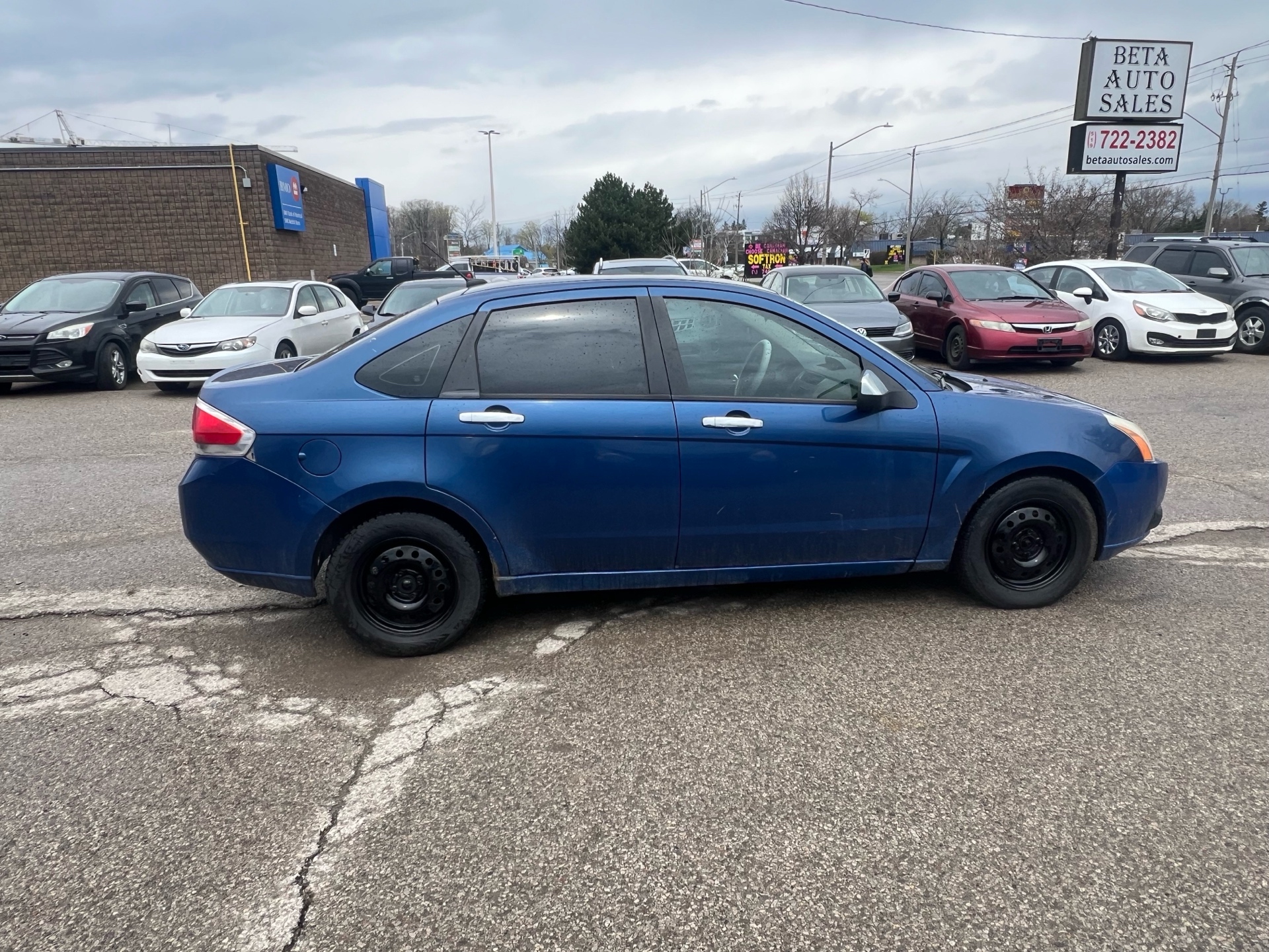 /betaautosales/2009-Ford-Focus-017351189405307776.jpg