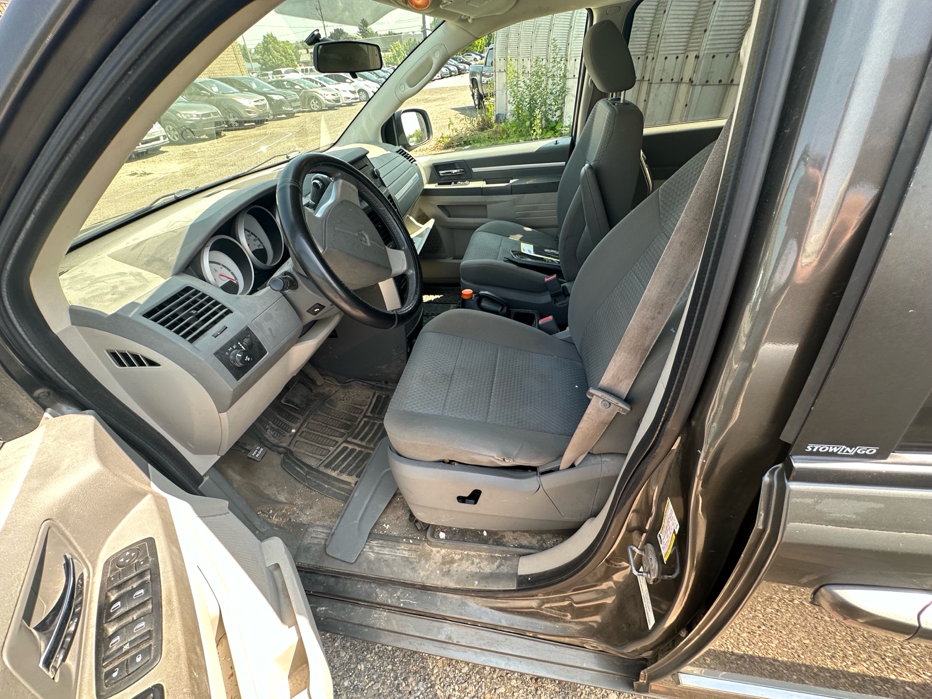 /betaautosales/2010-Dodge-GrandCaravan-7394182251090962.jpg