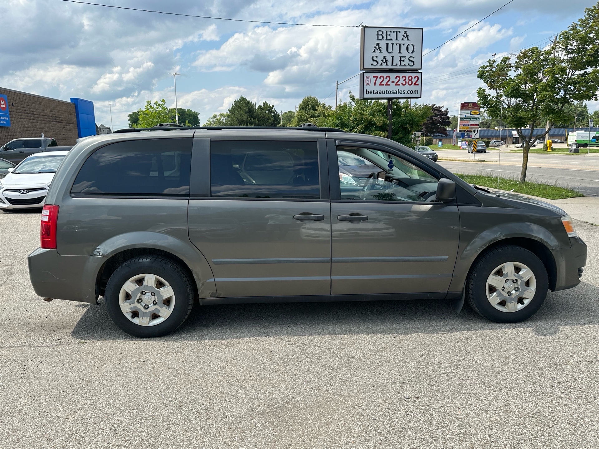 /betaautosales/2010-Dodge-GrandCaravan-7742279469199962.jpg
