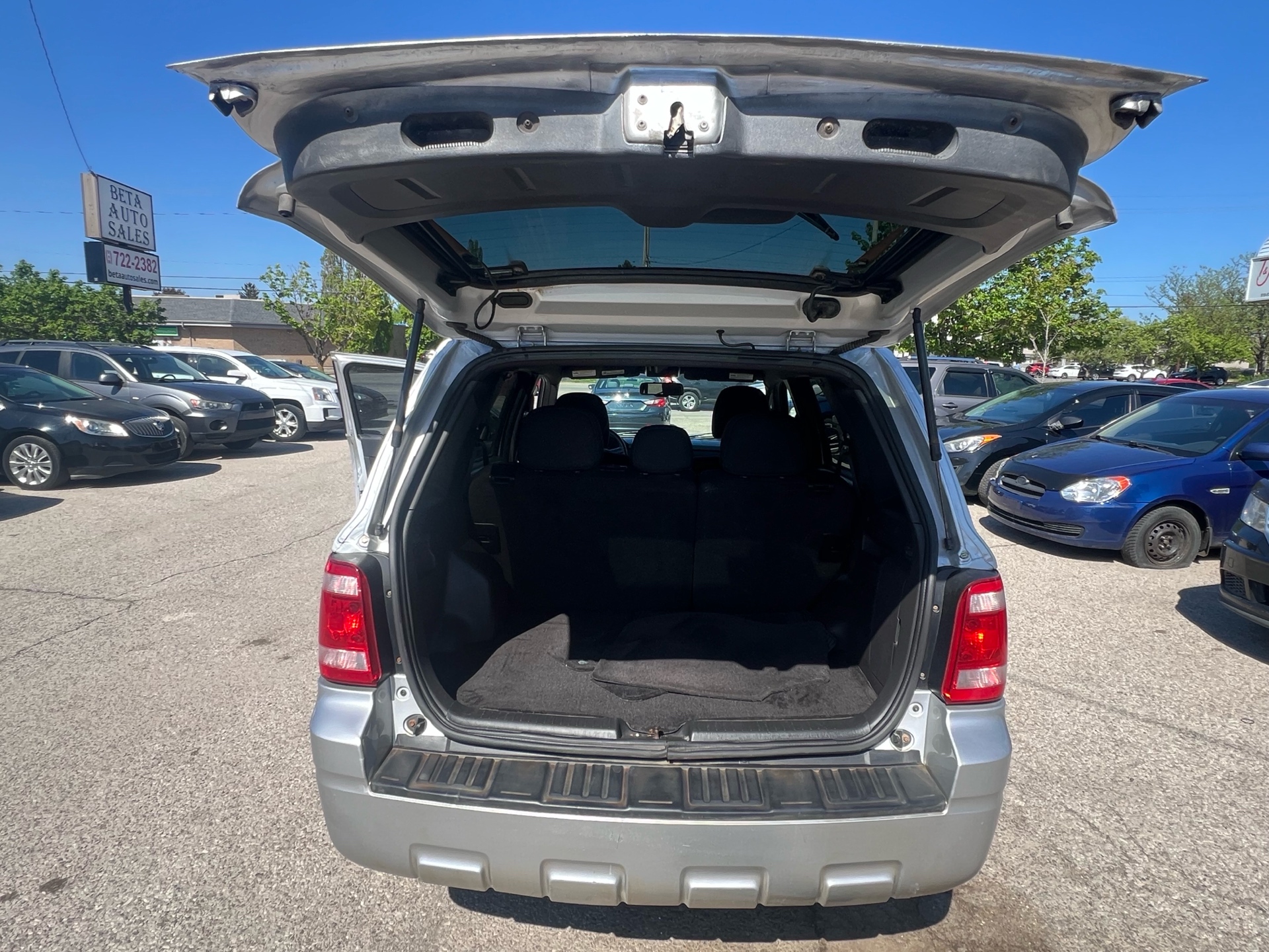 /betaautosales/2010-Ford-Escape-38685980894356264.jpg