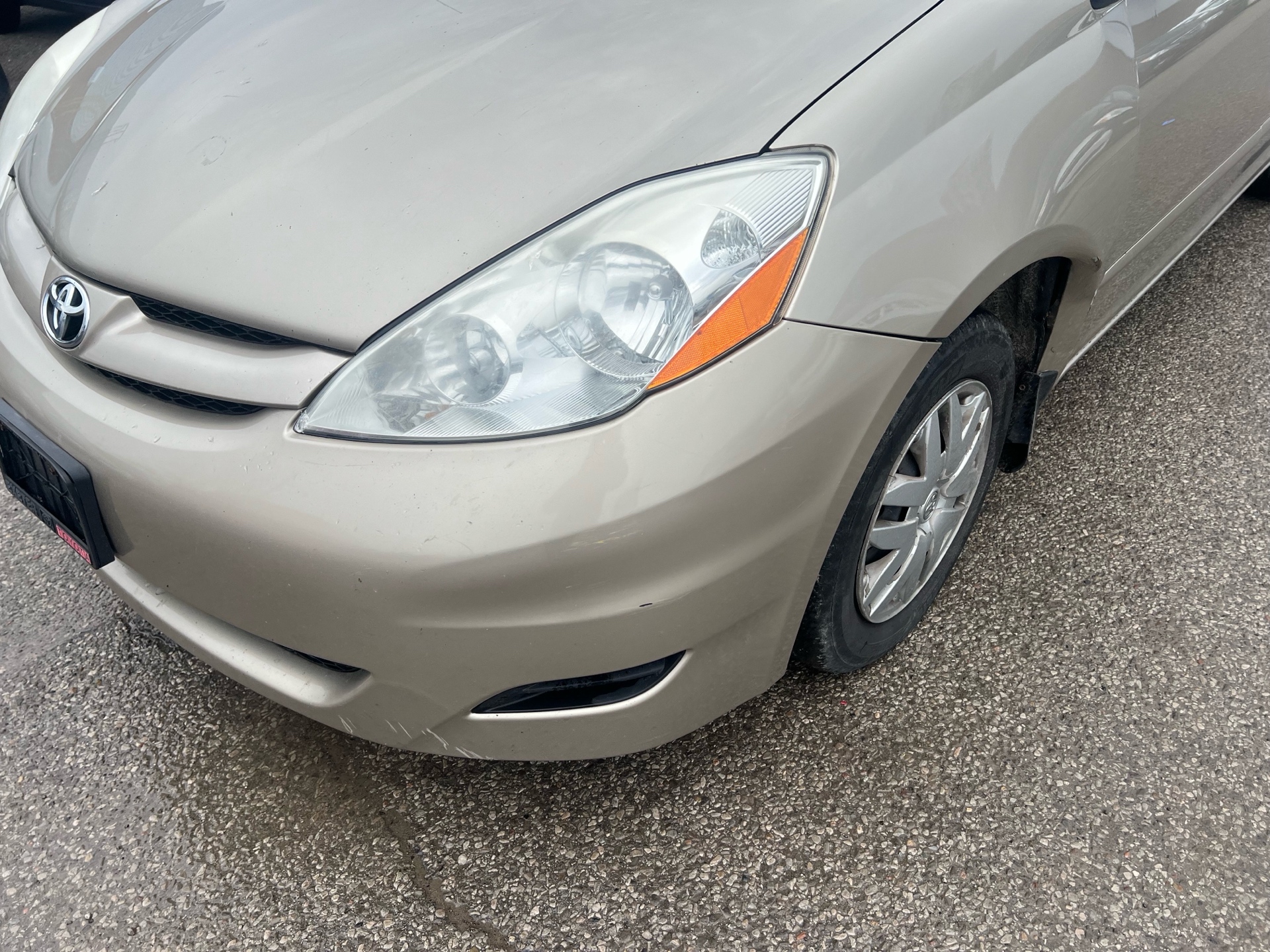 /betaautosales/2010-Toyota-Sienna-39292308902522644.jpg