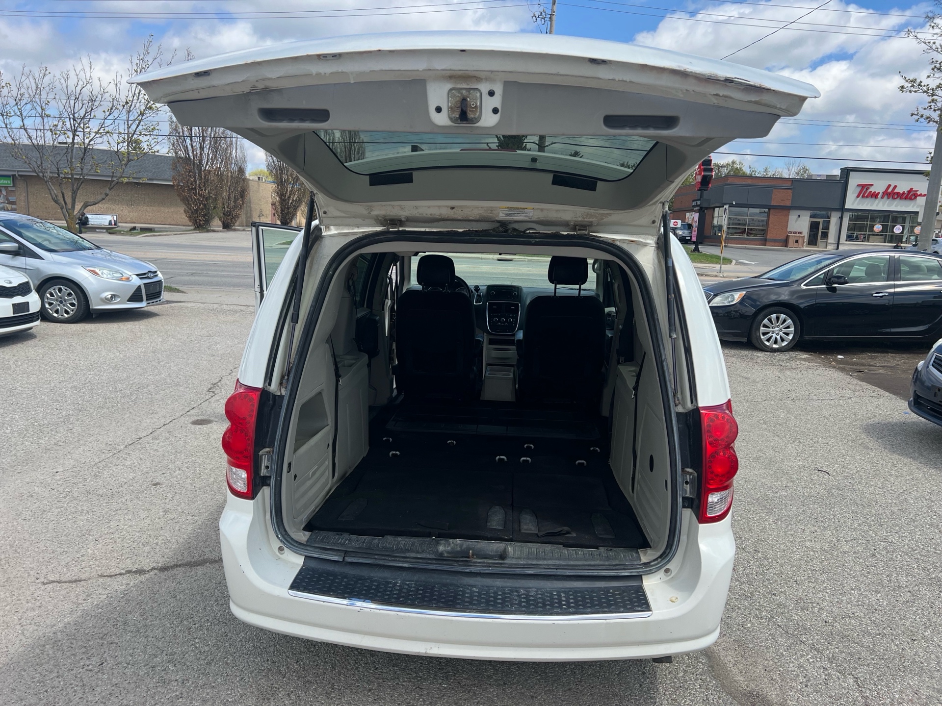 /betaautosales/2011-Dodge-GrandCaravan-03536257097713369.jpg