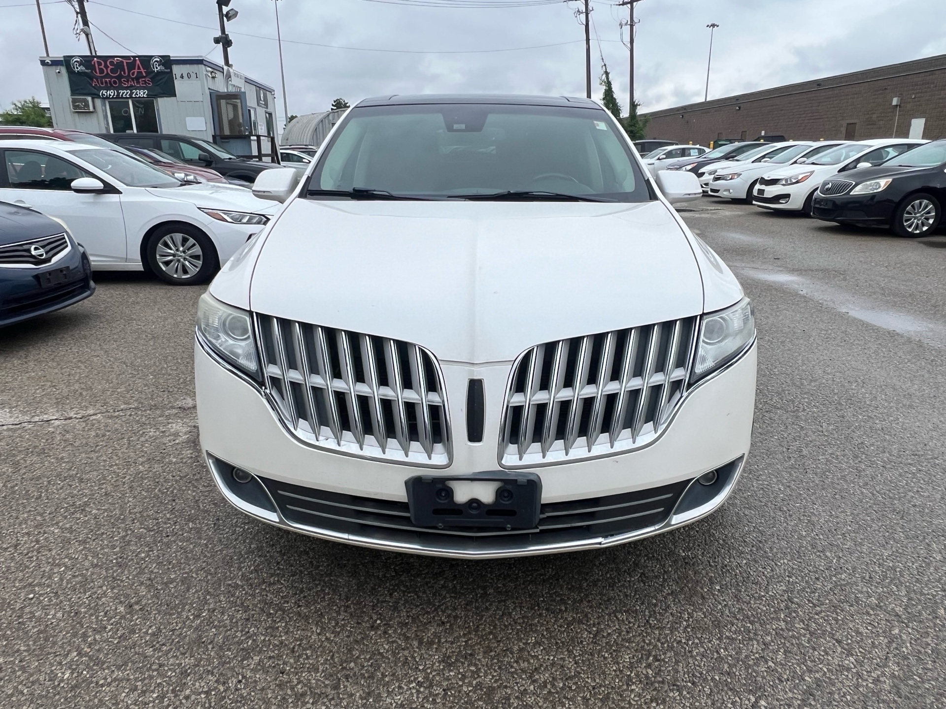 /betaautosales/2011-Lincoln-MKT-006450257997799191.jpg
