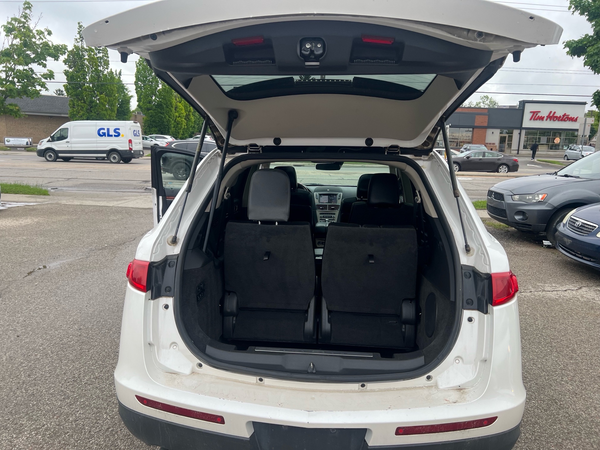 /betaautosales/2011-Lincoln-MKT-7171508761954959.jpg