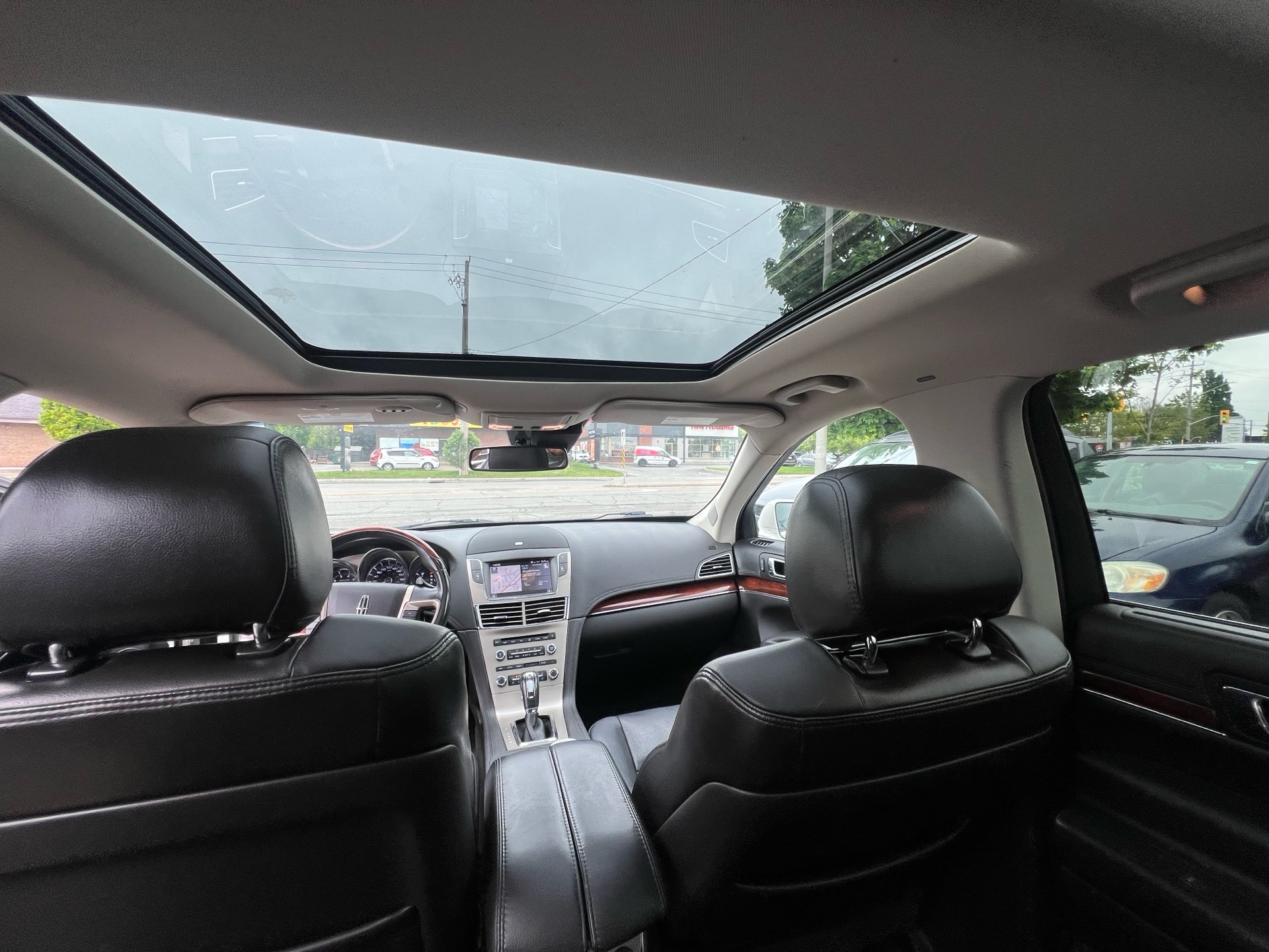 /betaautosales/2011-Lincoln-MKT-9179352998501404.jpg