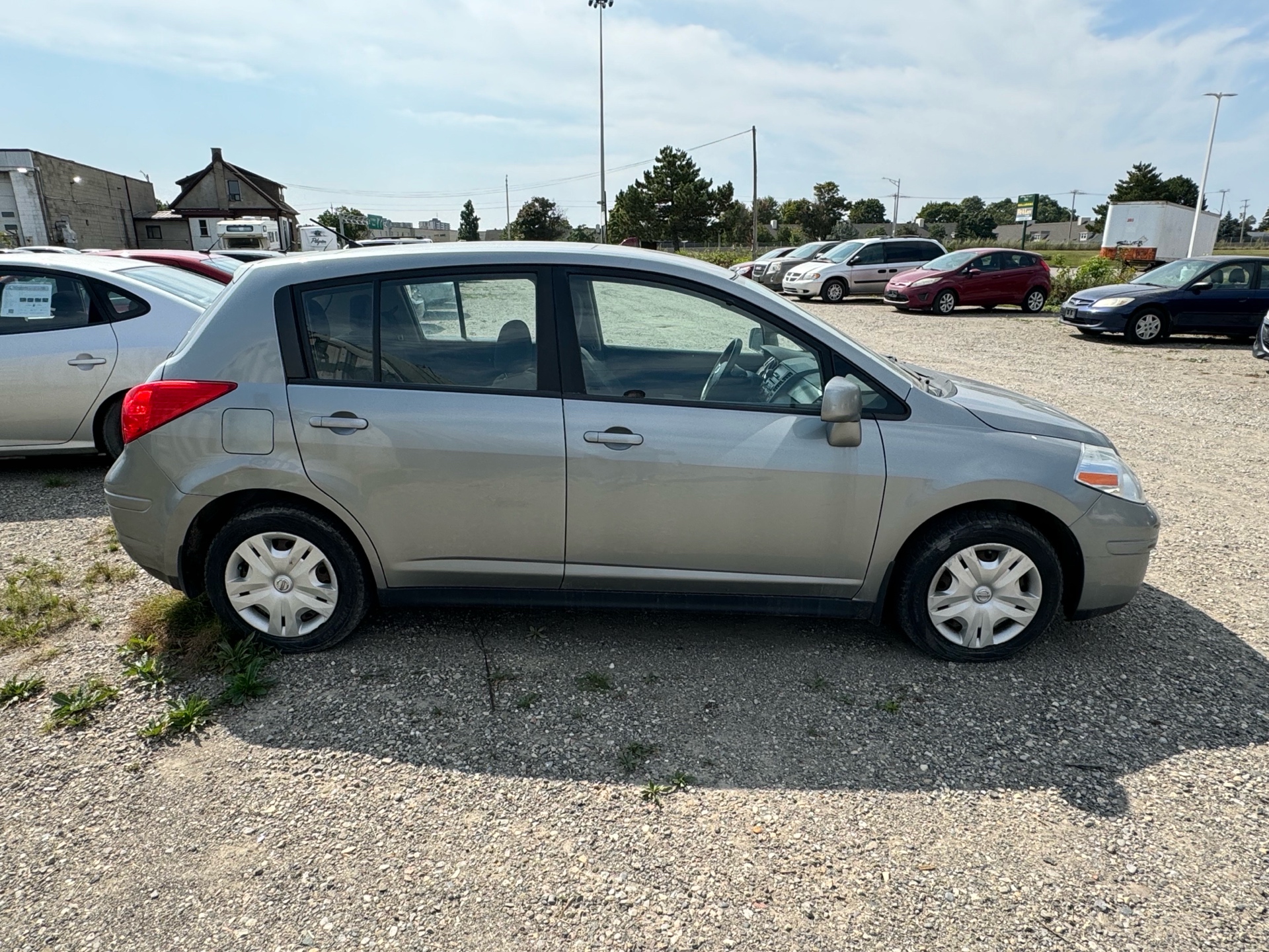/betaautosales/2011-Nissan-Versa-9355657821666614.jpg