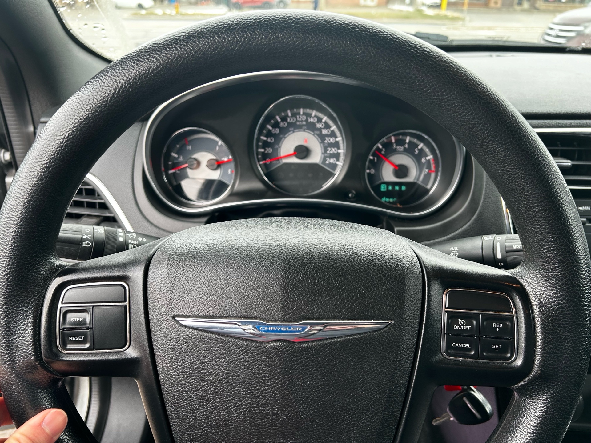 /betaautosales/2013-Chrysler-200-21919213563718487.jpg