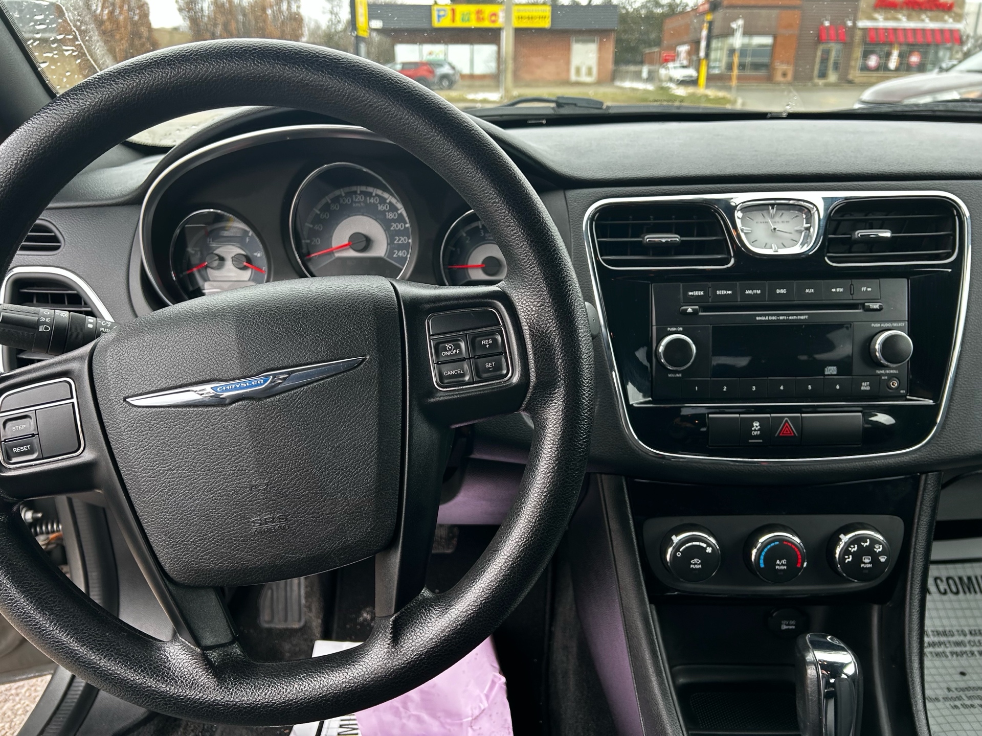 /betaautosales/2013-Chrysler-200-3098999785758261.jpg