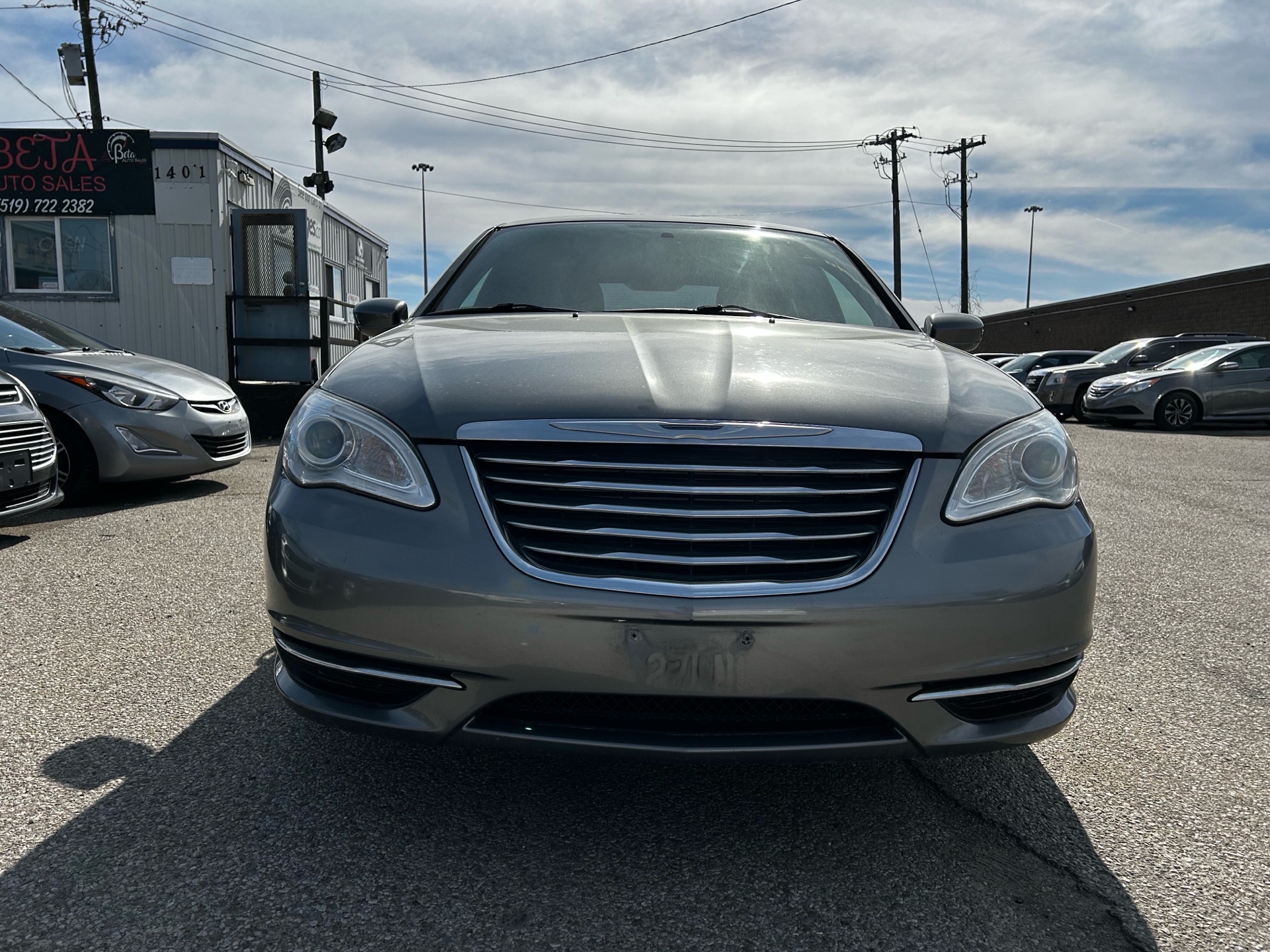 /betaautosales/2013-Chrysler-200-4056968987032259.jpg