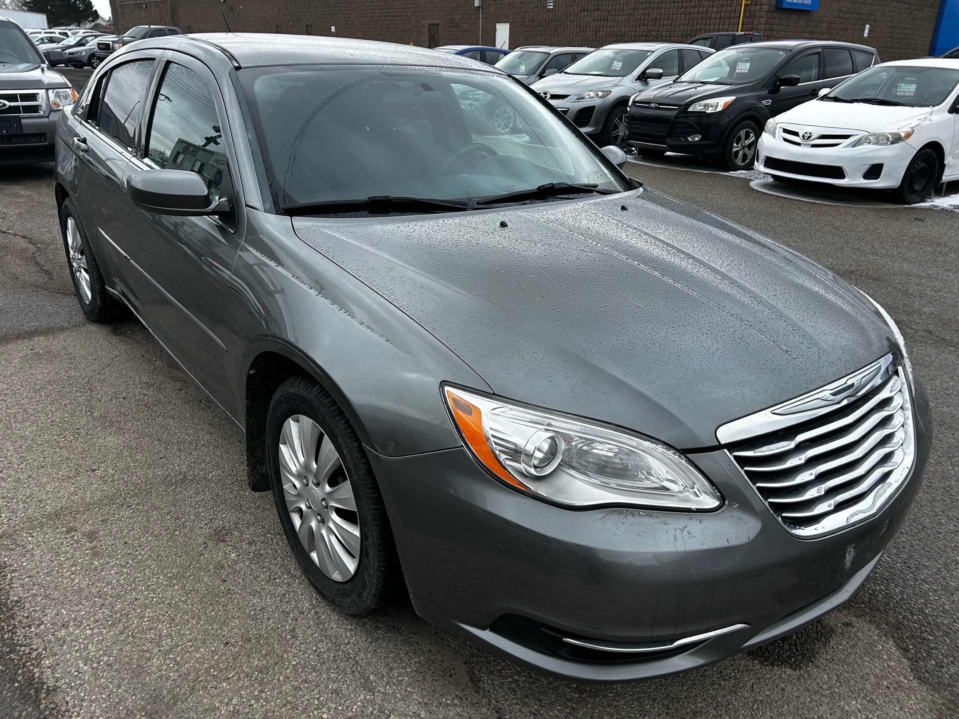 /betaautosales/2013-Chrysler-200-8520720220598288.jpg
