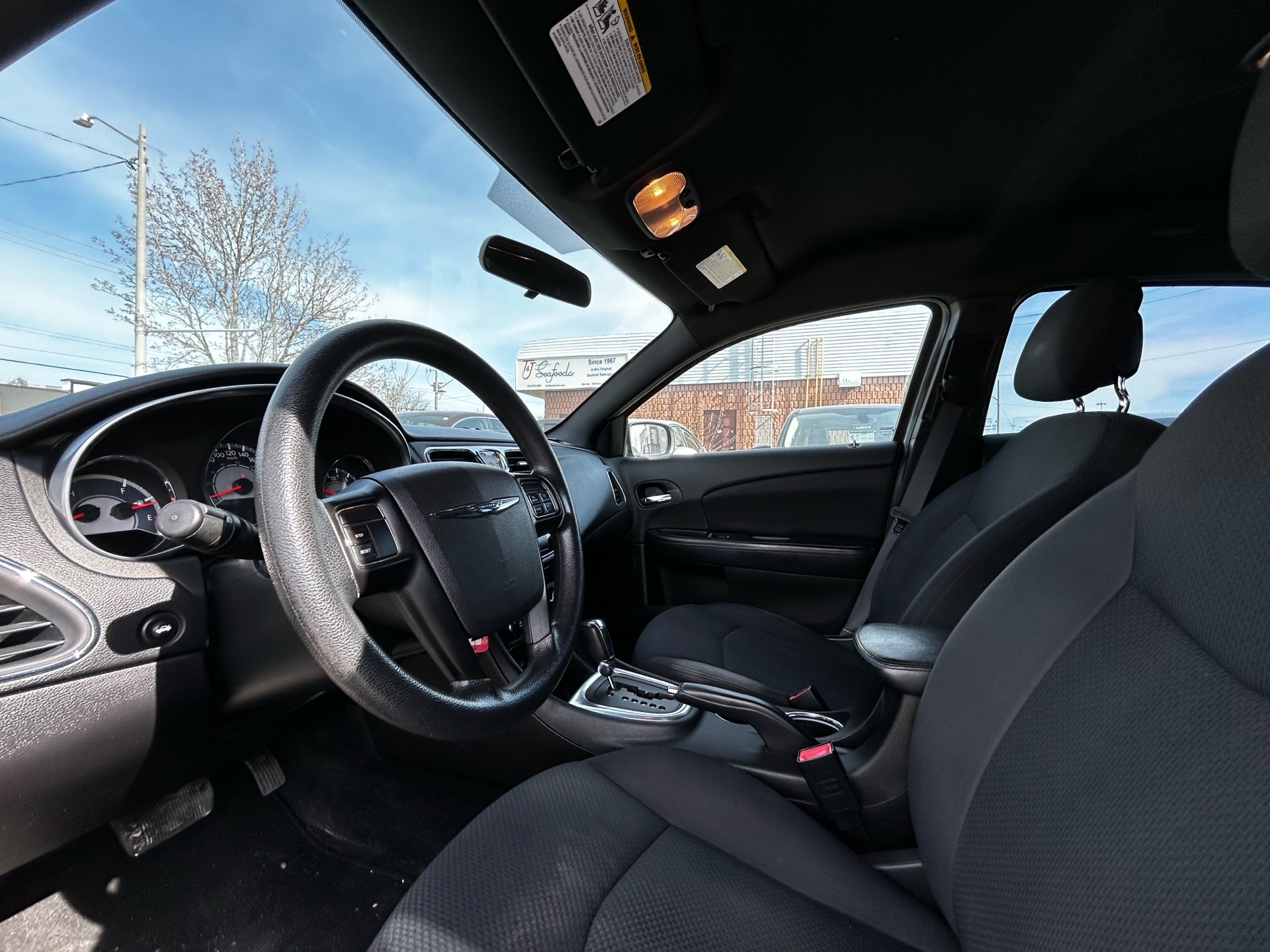 /betaautosales/2013-Chrysler-200-9246886901266771.jpg