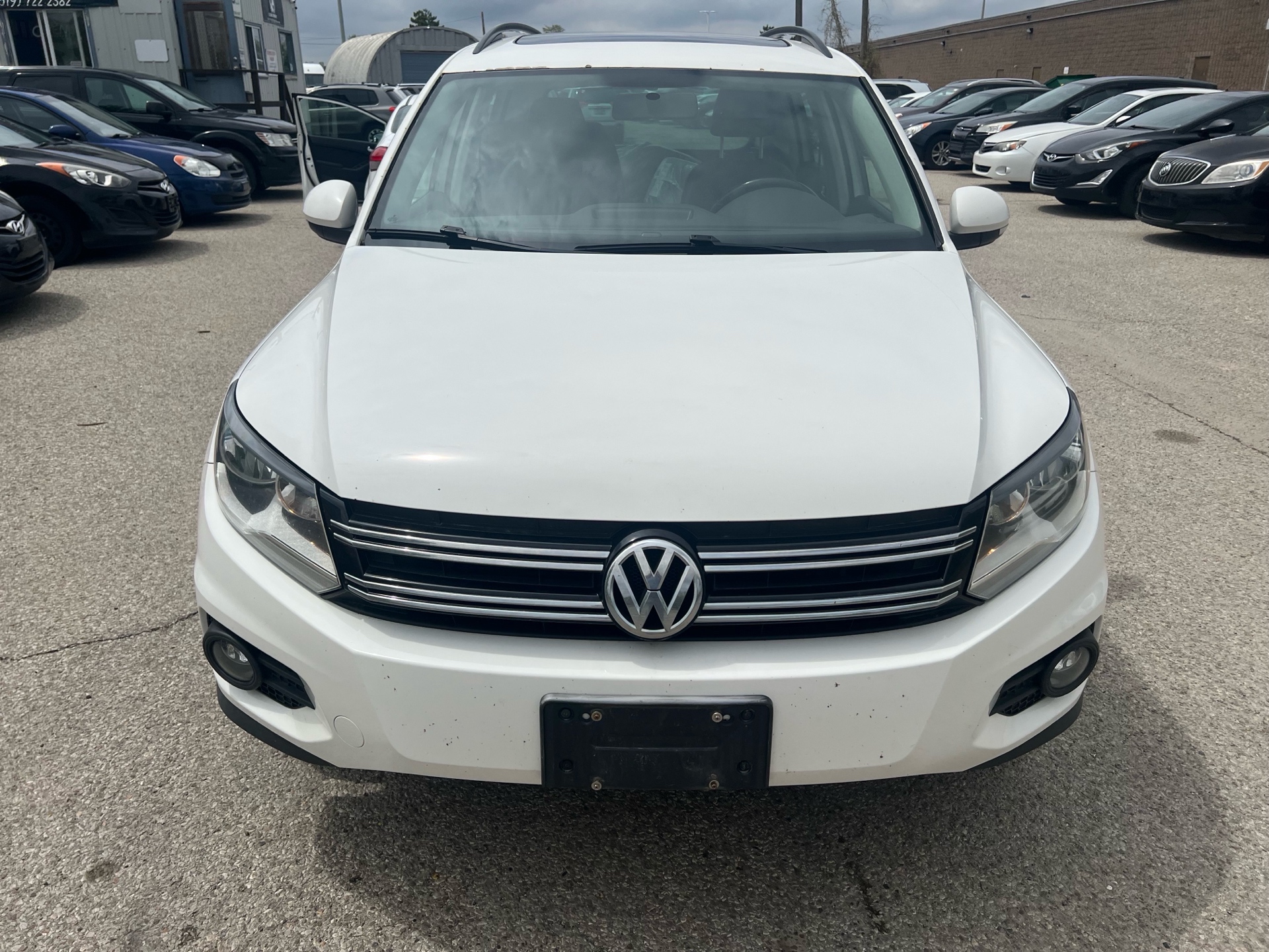 /betaautosales/2013-Volkswagen-Tiguan-90126898993818.jpg