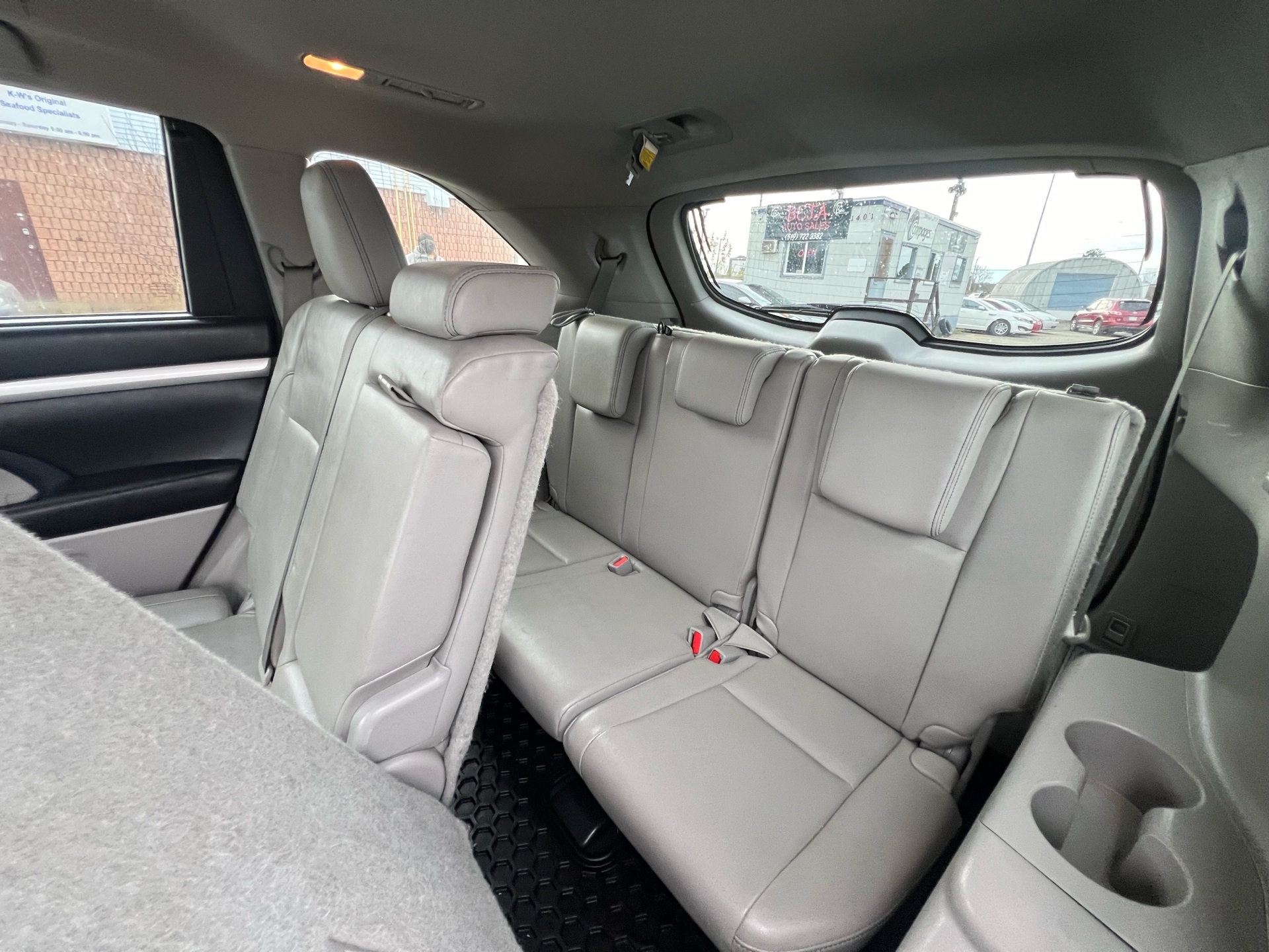 /betaautosales/2014-Toyota-Highlander-5738583890392519.jpg