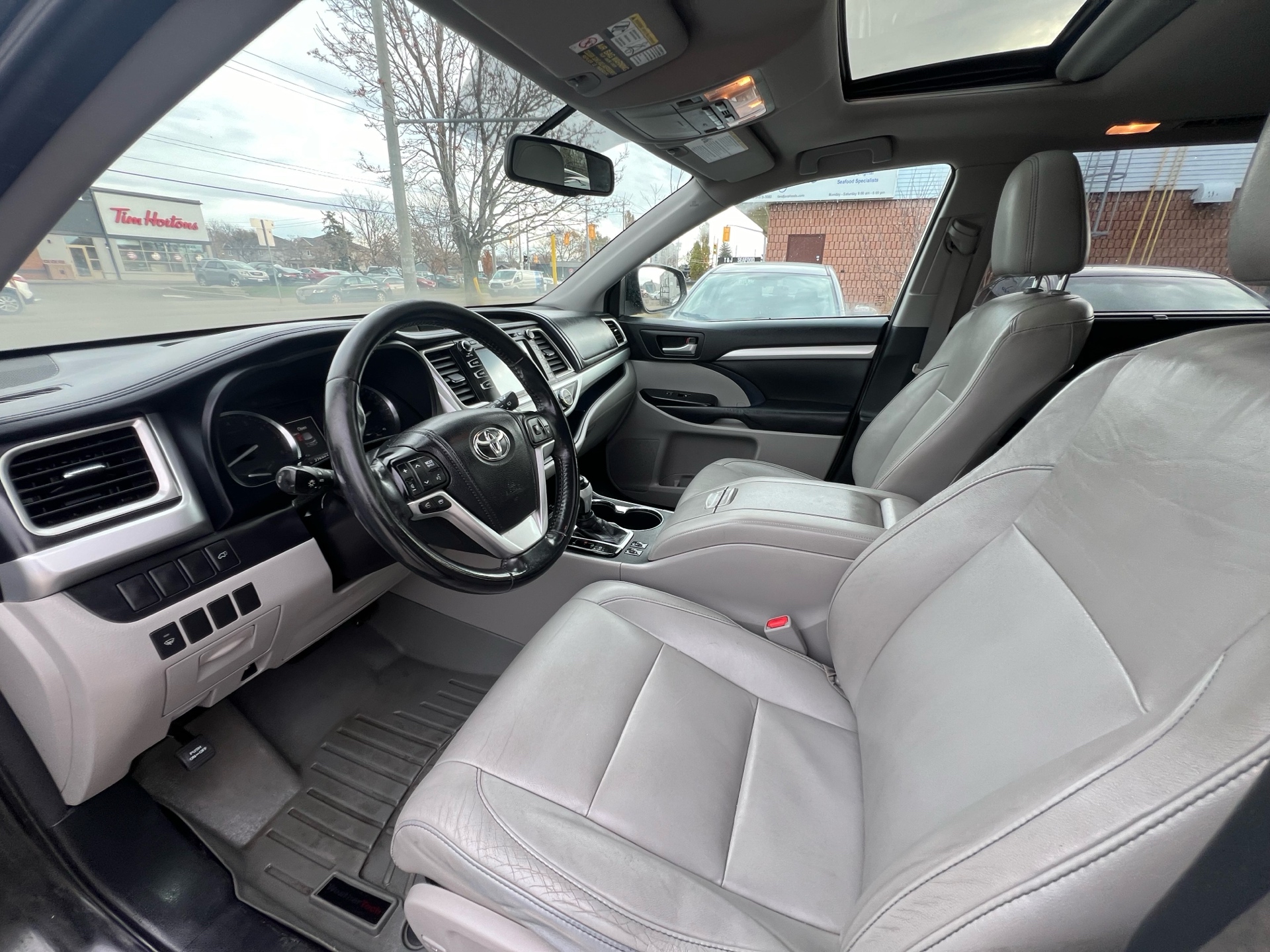 /betaautosales/2014-Toyota-Highlander-6256542309408228.jpg