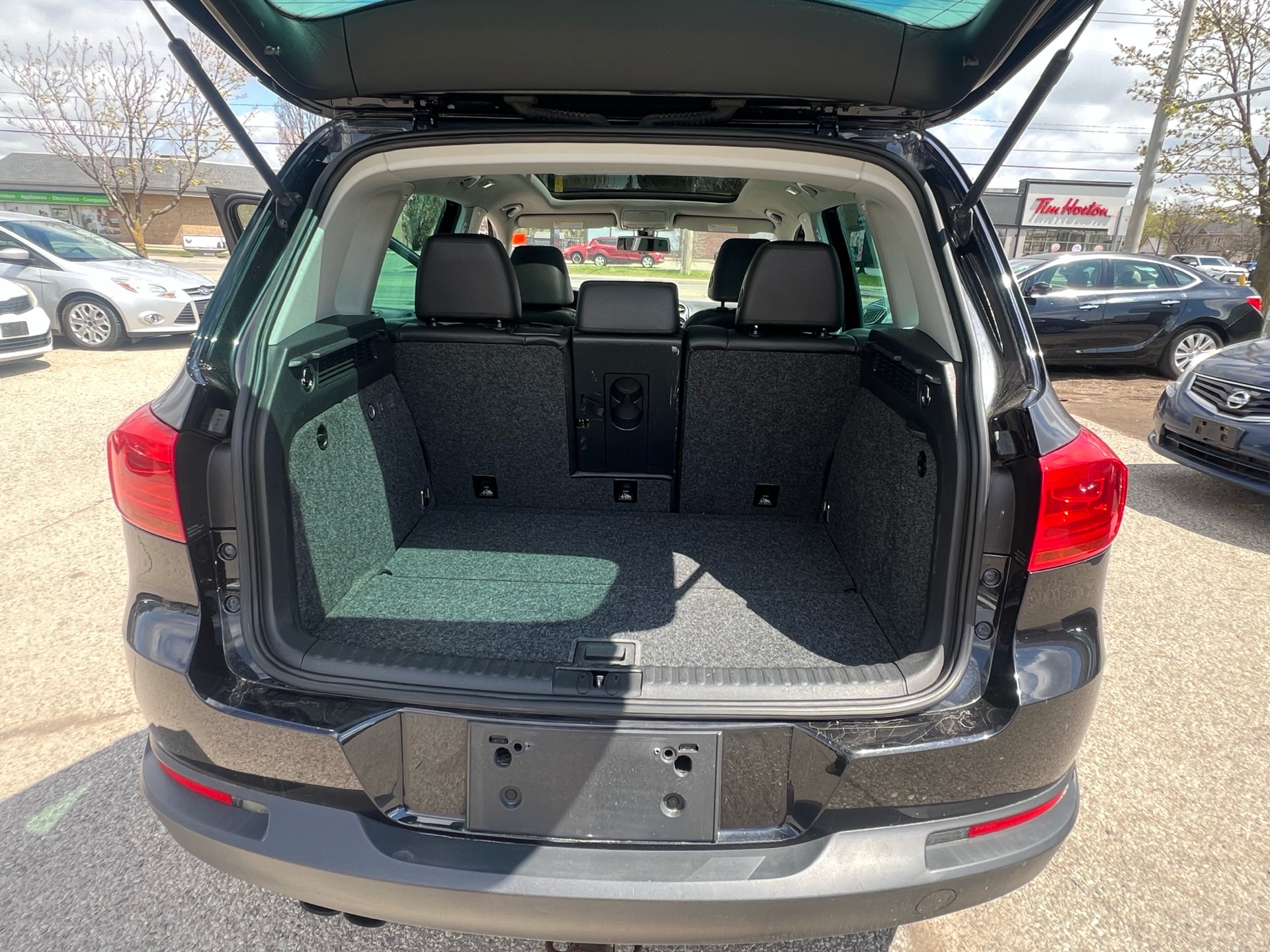/betaautosales/2014-Volkswagen-Tiguan-24172212871716958.jpg