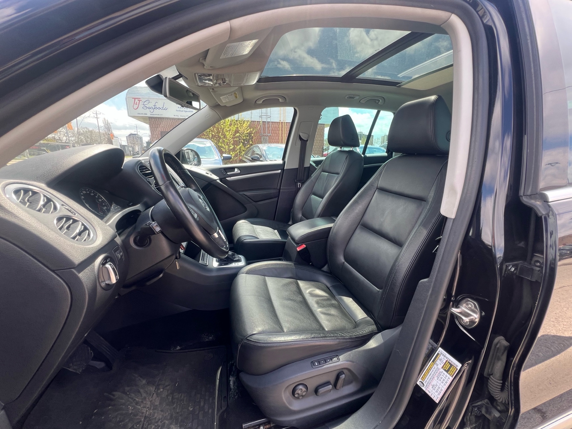/betaautosales/2014-Volkswagen-Tiguan-25444854276414364.jpg