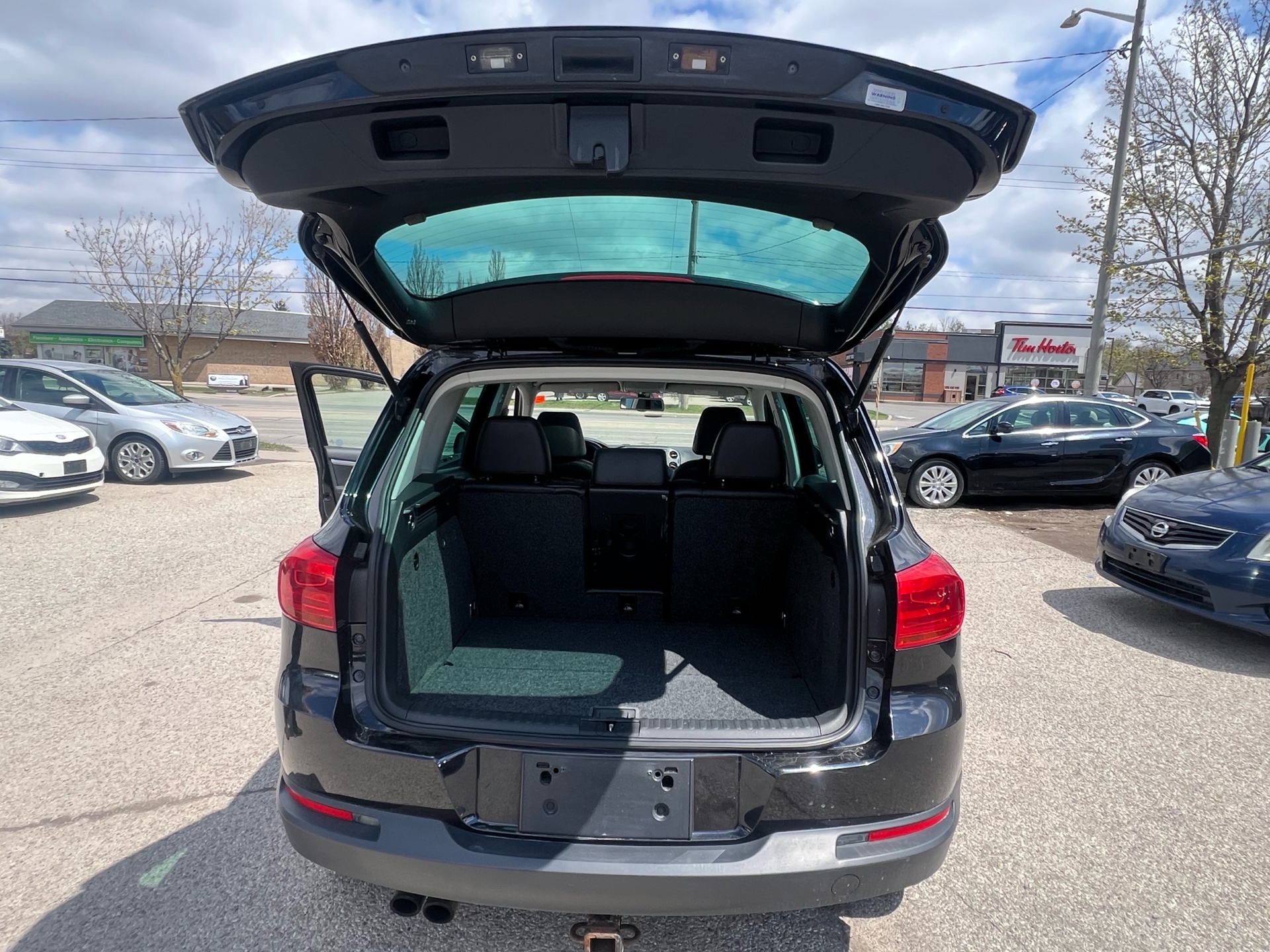 /betaautosales/2014-Volkswagen-Tiguan-4312544593414622.jpg