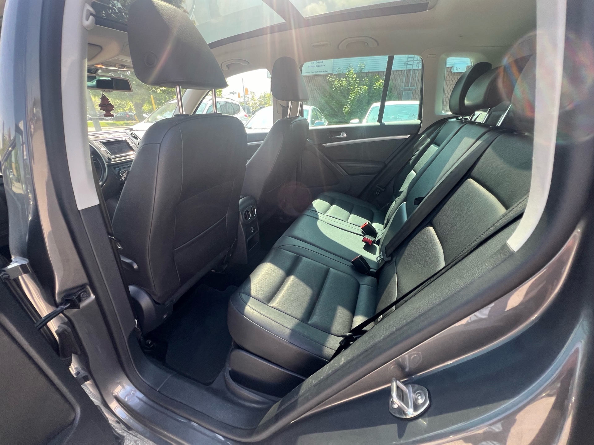 /betaautosales/2016-Volkswagen-Tiguan-577910428355809.jpg