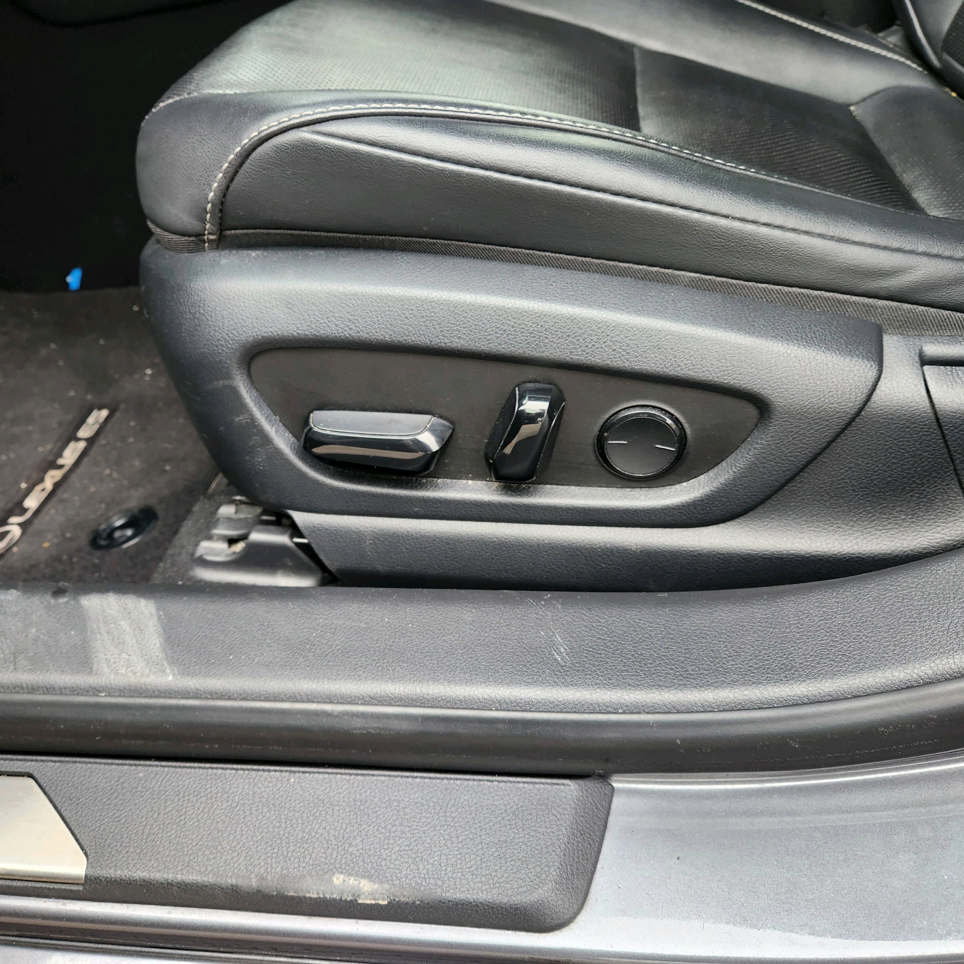 /bluechipautomobile/2019-Lexus-ES-18067656974592738.jpg