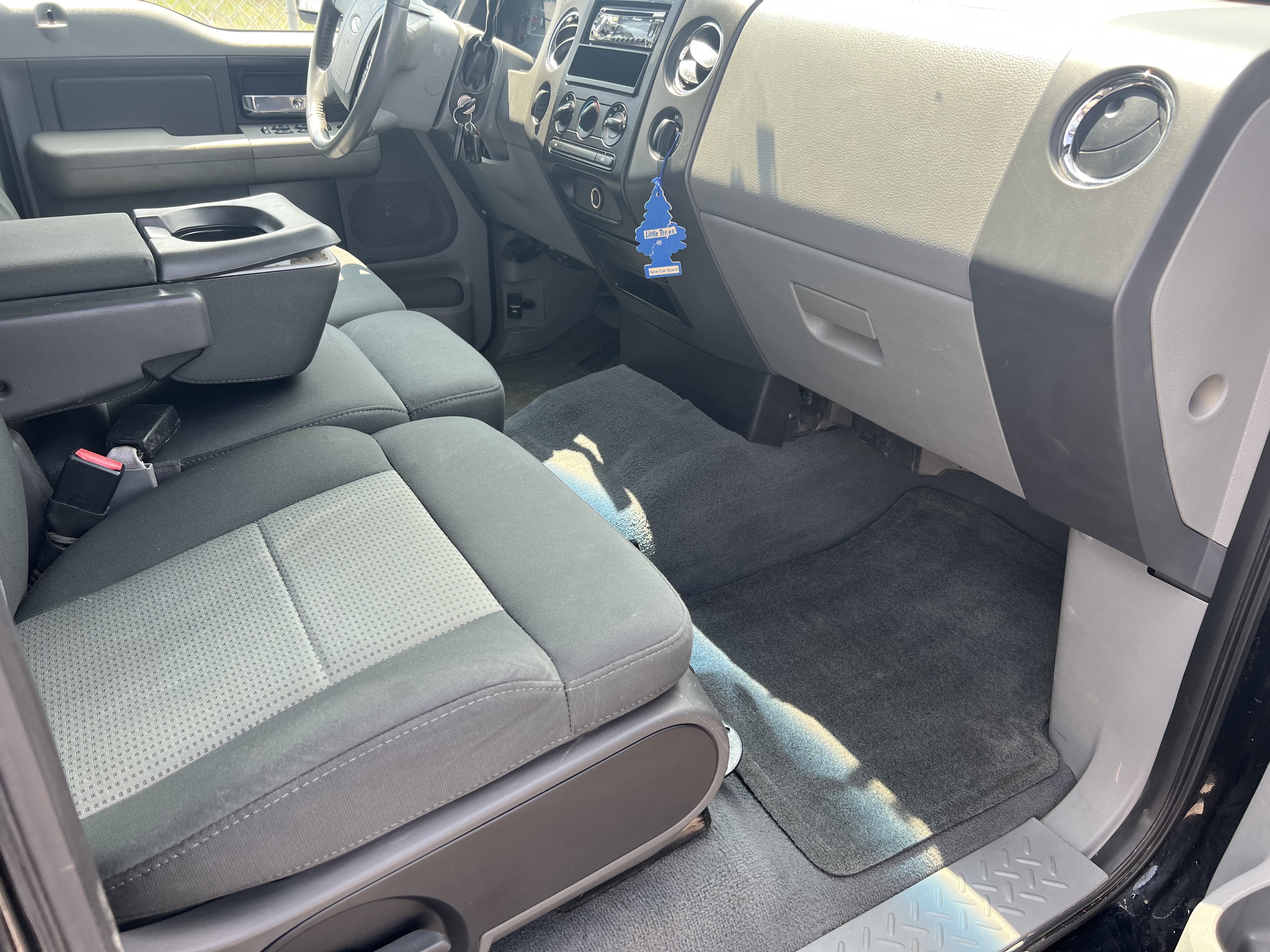 /cambridgemotors/2007-Ford-F-150-9081904941892756.jpg