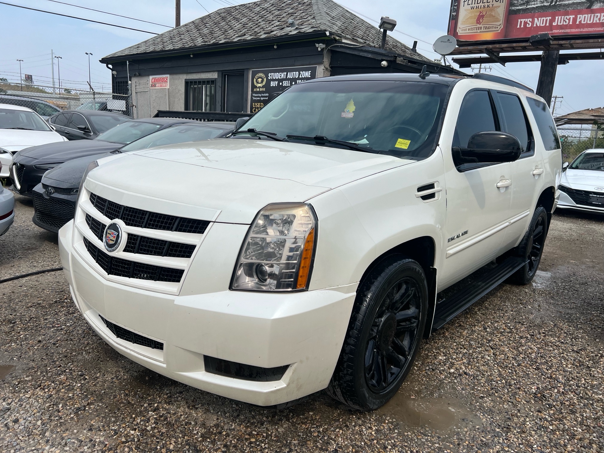 /cambridgemotors/2014-Cadillac-Escalade-6983604946271371.jpg