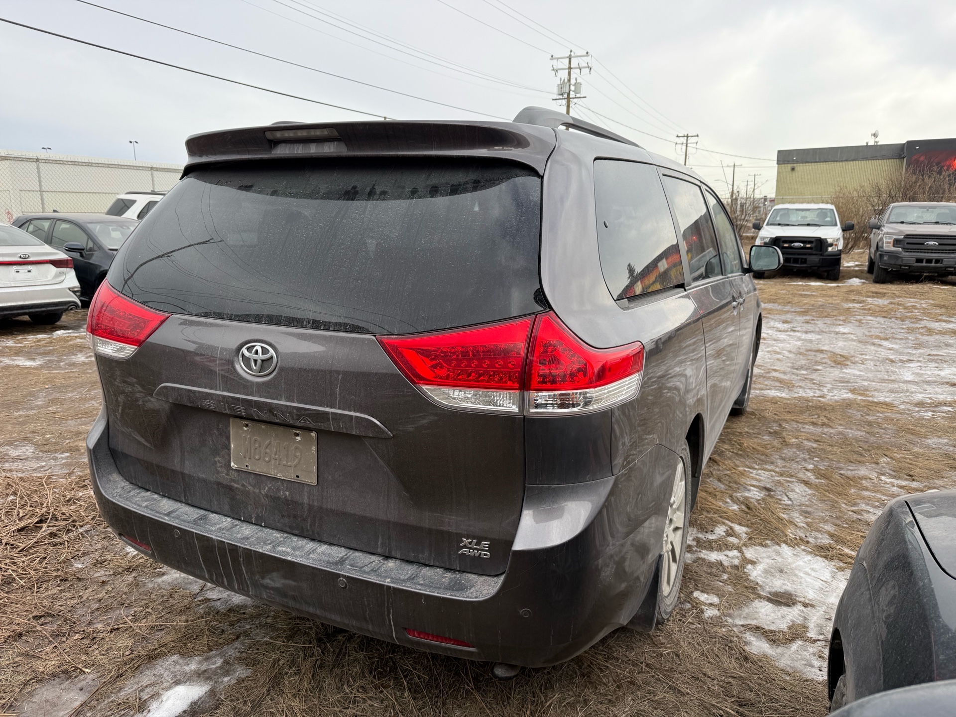 /cambridgemotors/2014-Toyota-Sienna-1502585483526362.jpg