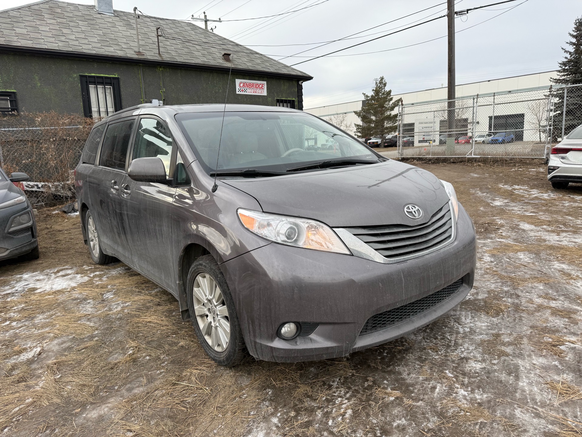 /cambridgemotors/2014-Toyota-Sienna-6932788176092677.jpg