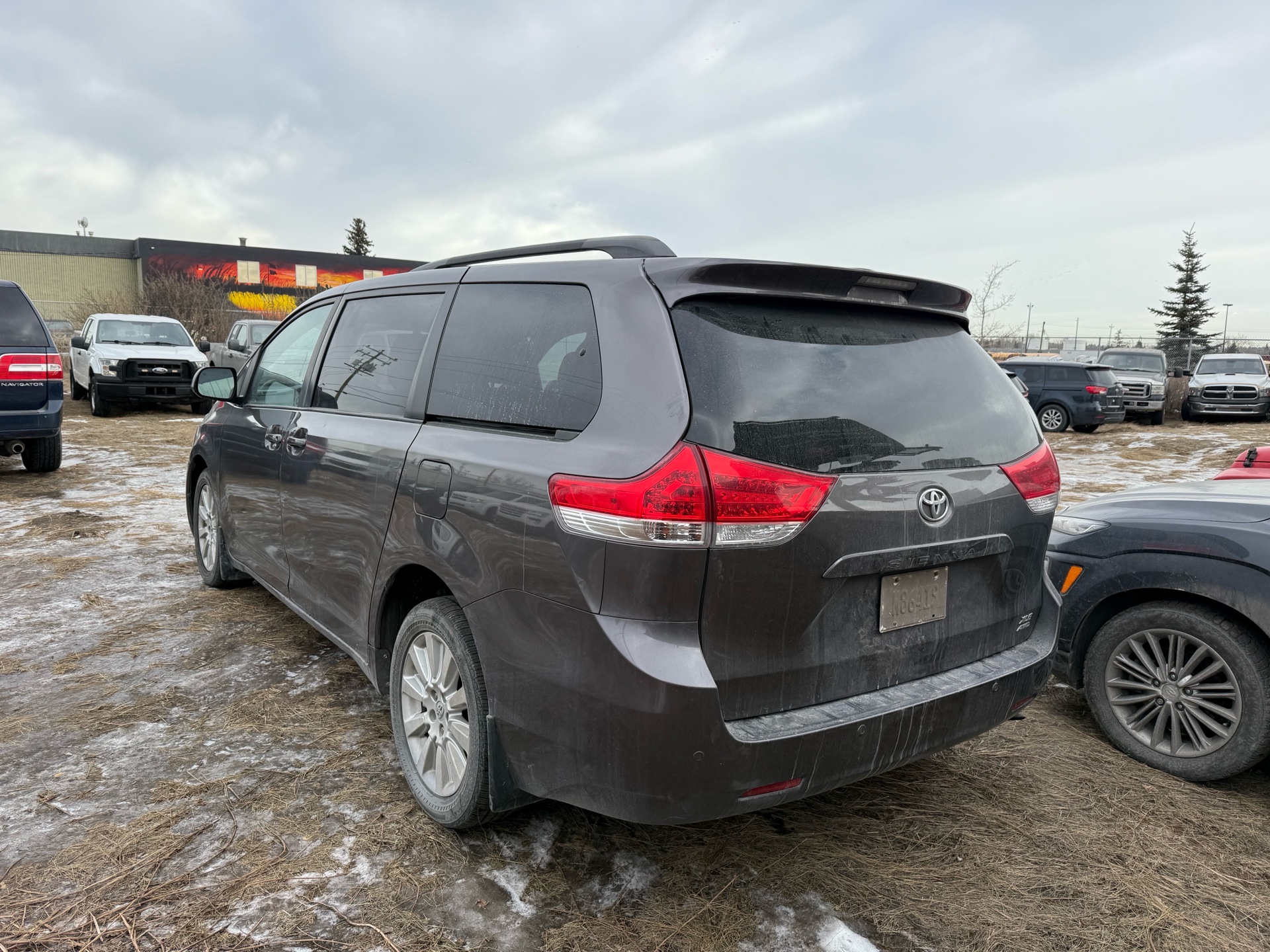 /cambridgemotors/2014-Toyota-Sienna-8599561802907194.jpg