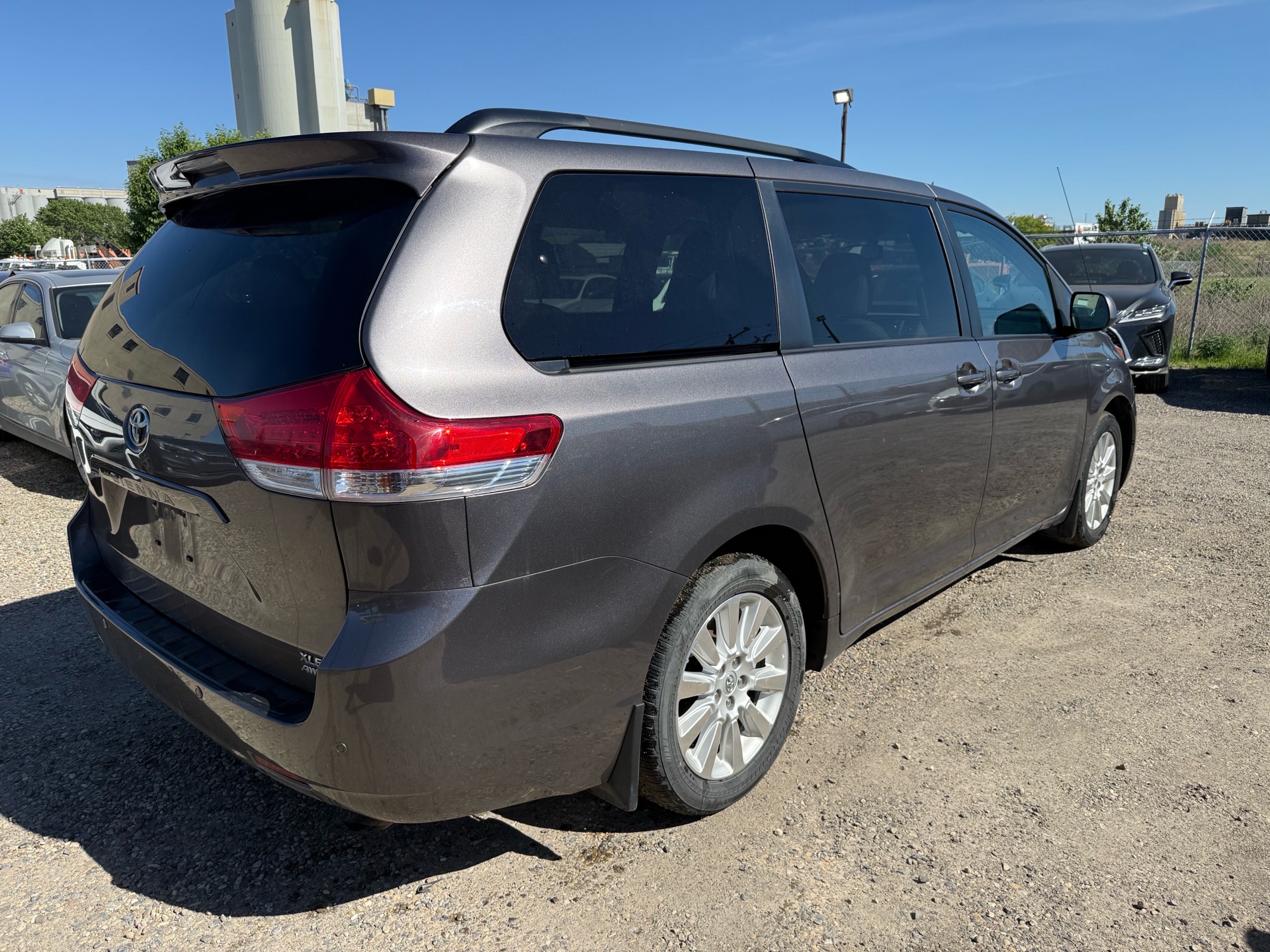 /cambridgemotors/2014-Toyota-Sienna-9745171936796988.jpg