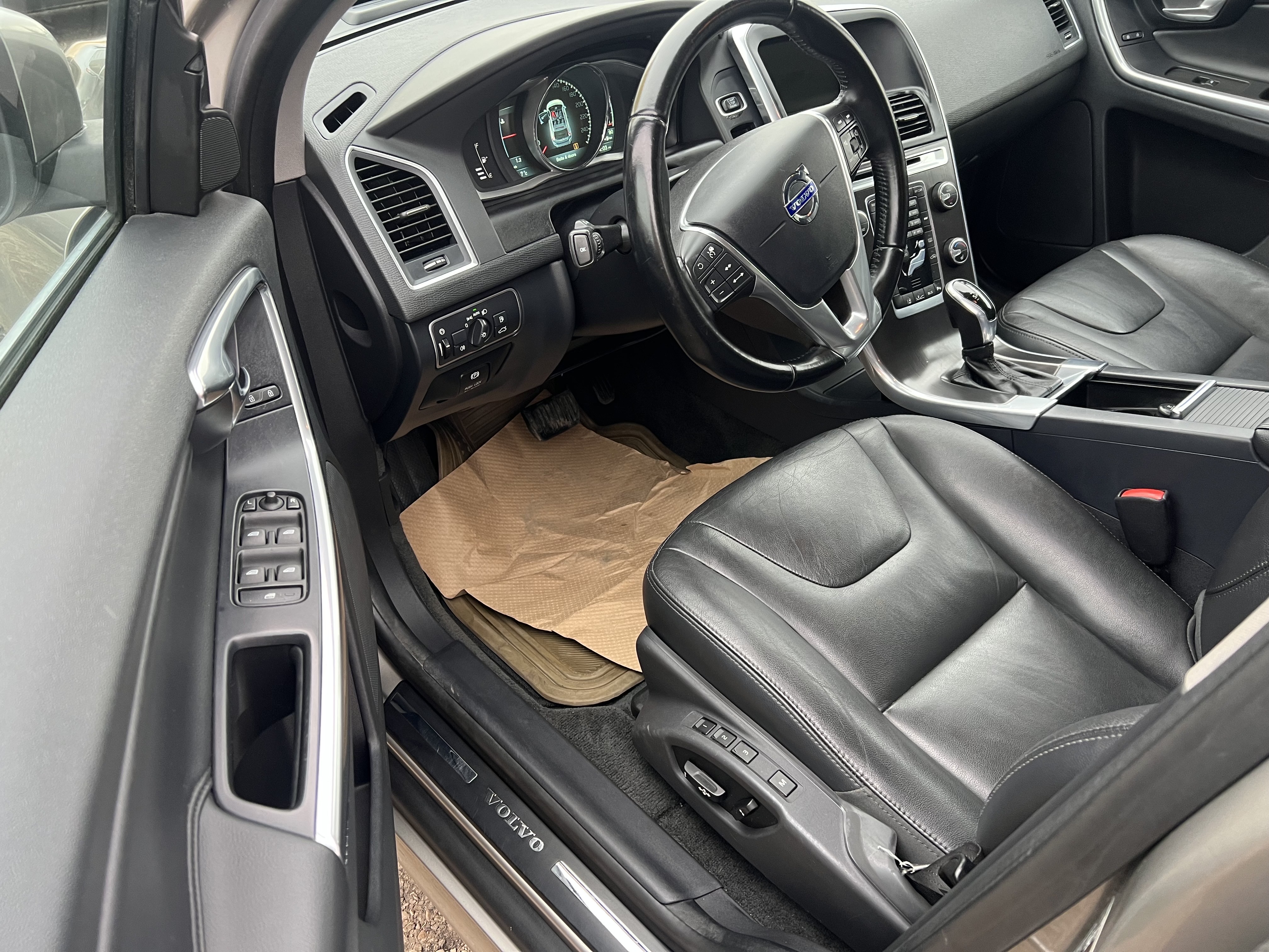 /cambridgemotors/2015-Volvo-XC60-26877341779346886.jpg