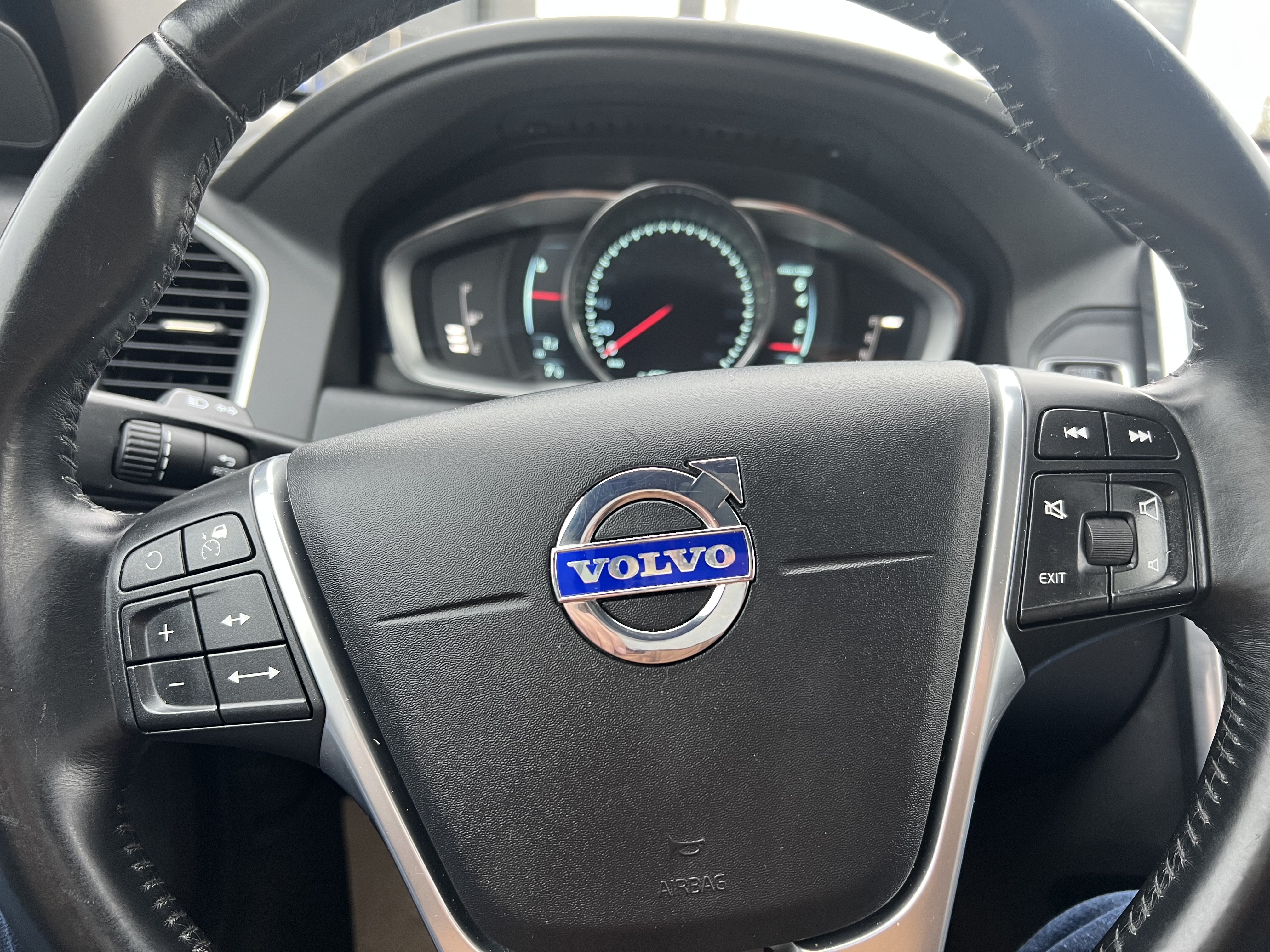 /cambridgemotors/2015-Volvo-XC60-4826828425360248.jpg