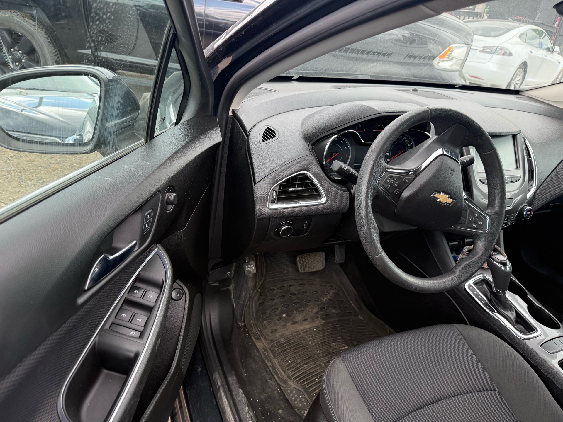 /cambridgemotors/2017-Chevrolet-Cruze-20920733207161746.jpg