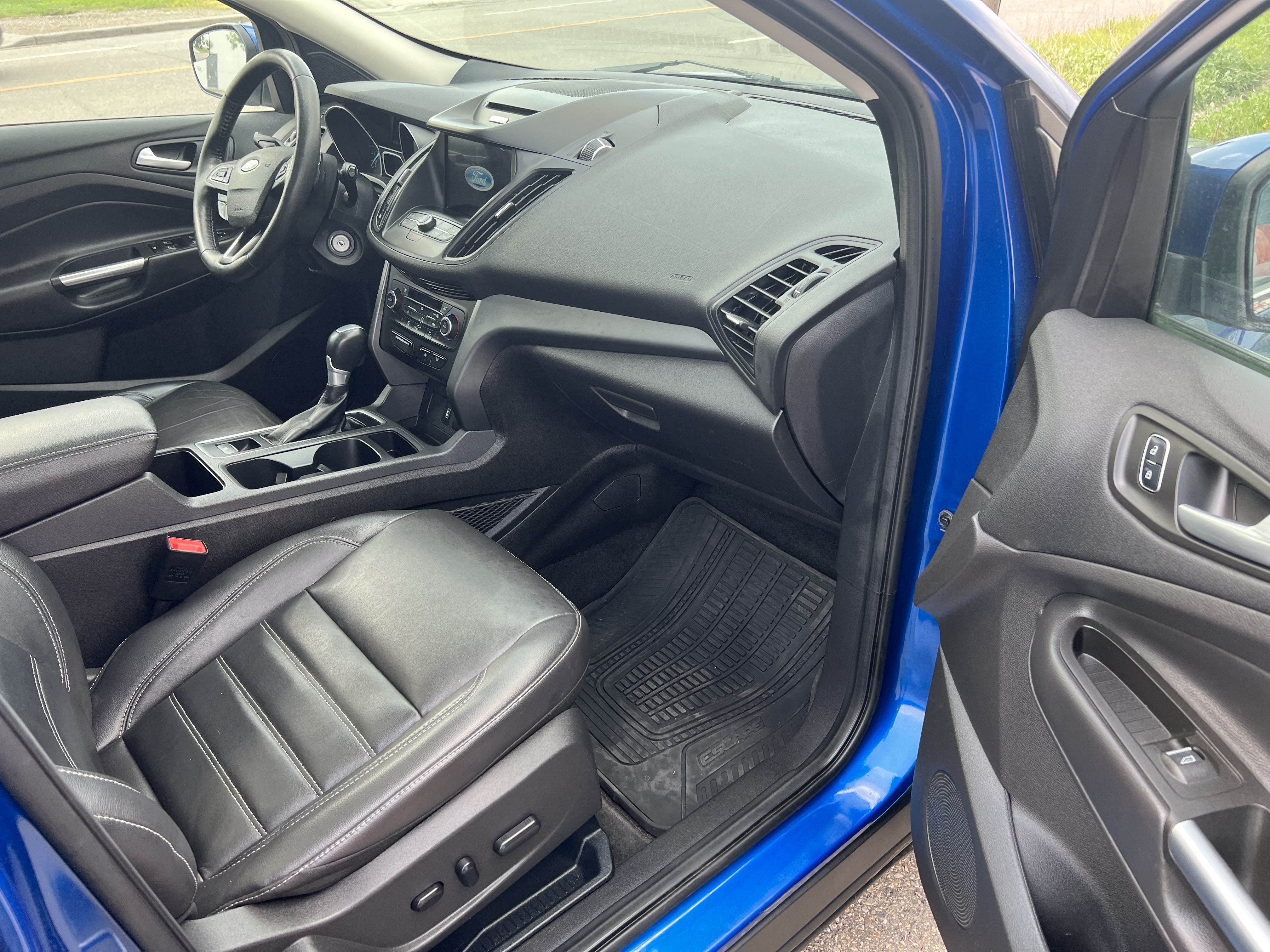 /cambridgemotors/2017-Ford-Escape-53339934081389.jpg