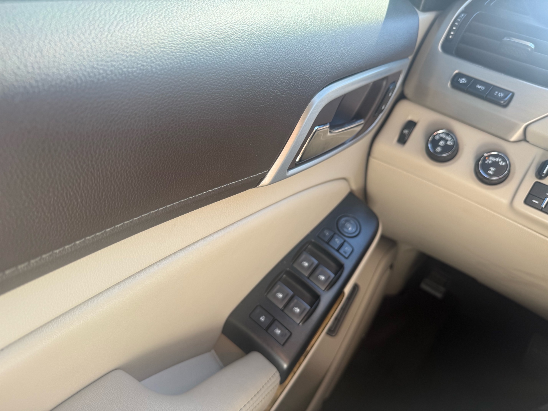 /cambridgemotors/2017-GMC-Yukon-9478068331566516.jpg
