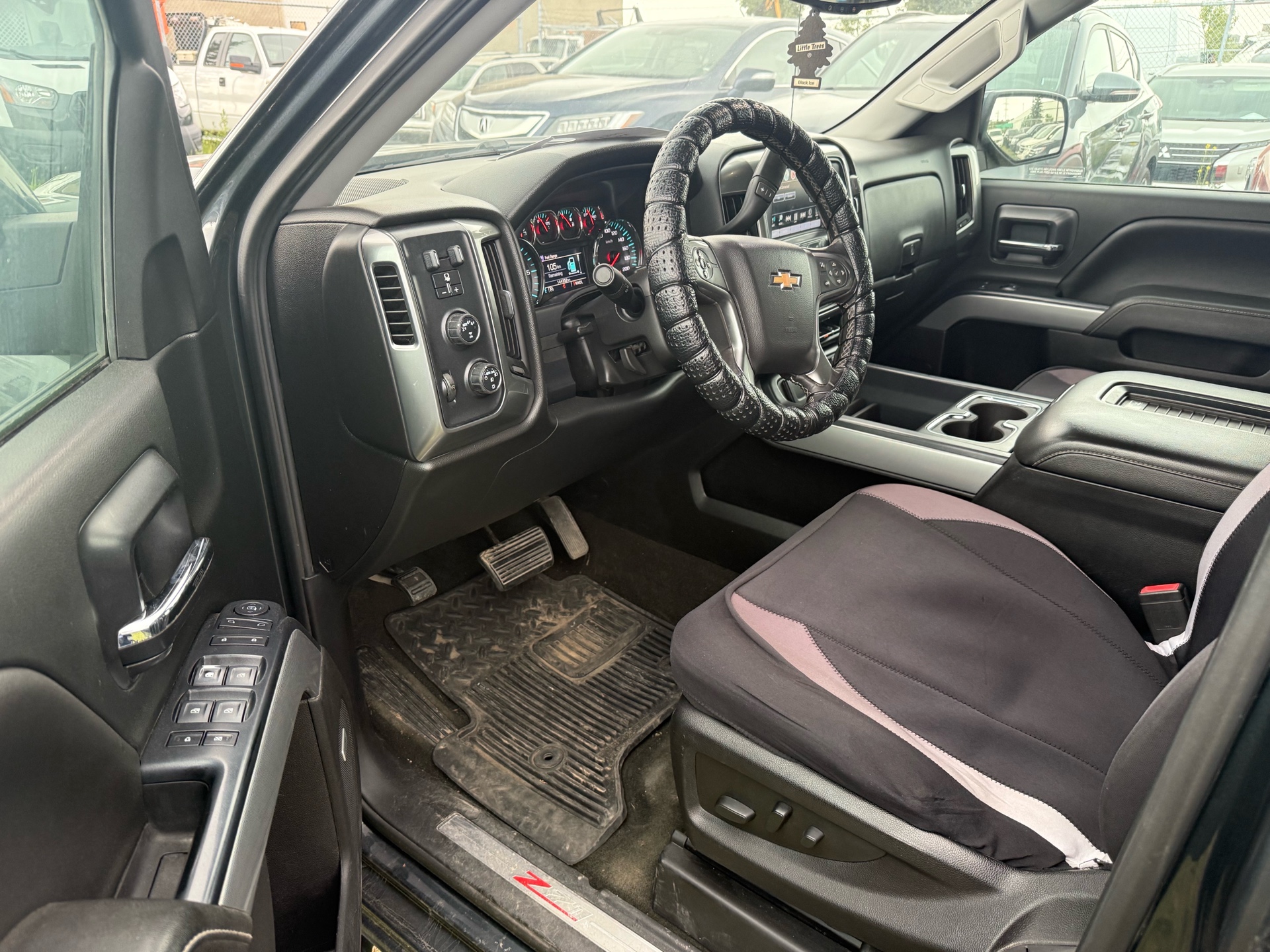 /cambridgemotors/2018-Chevrolet-Silverado1500-3178076283526192.jpg