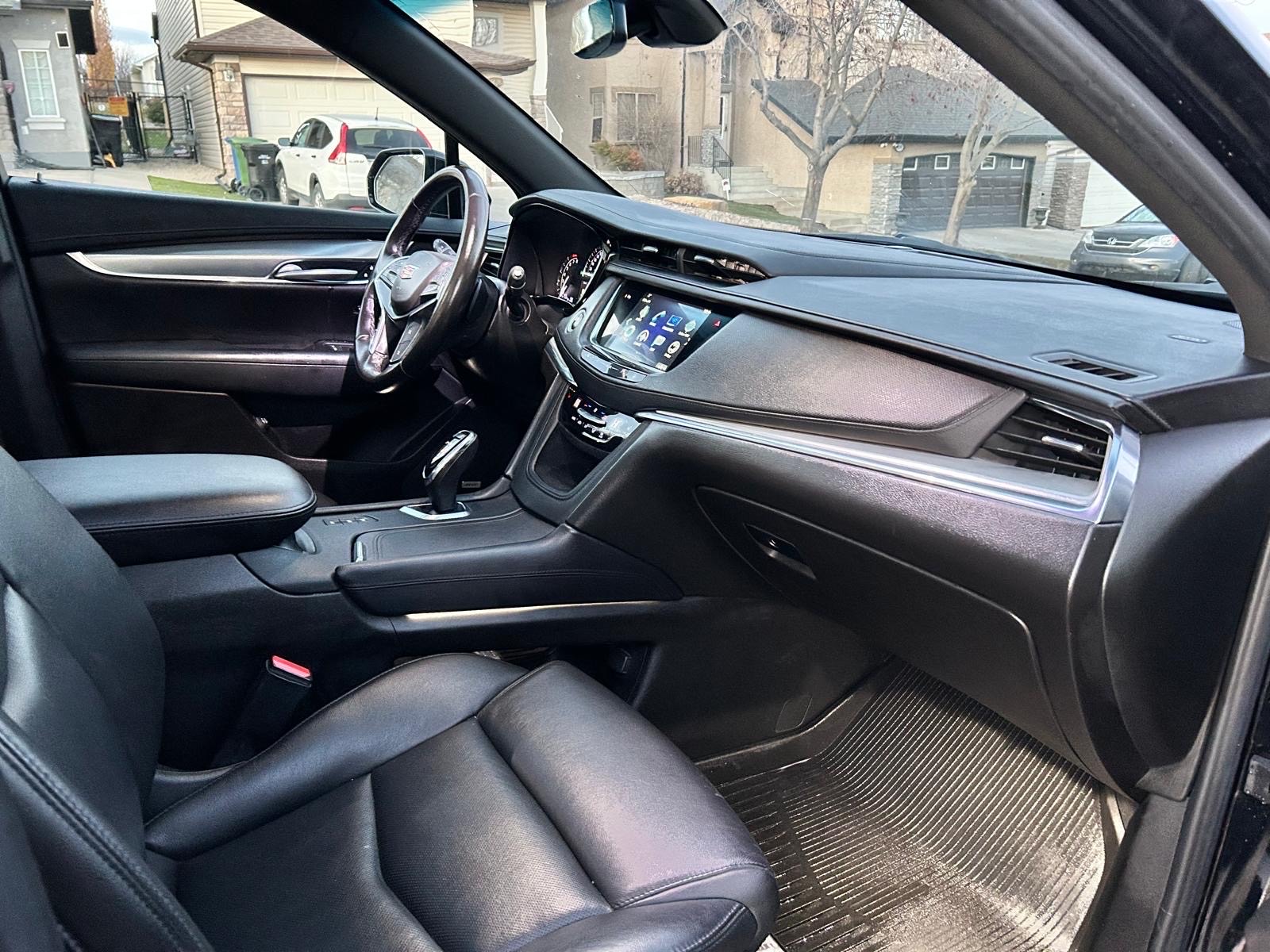 /cambridgemotors/2019-Cadillac-XT5-11899811484950895.jpg