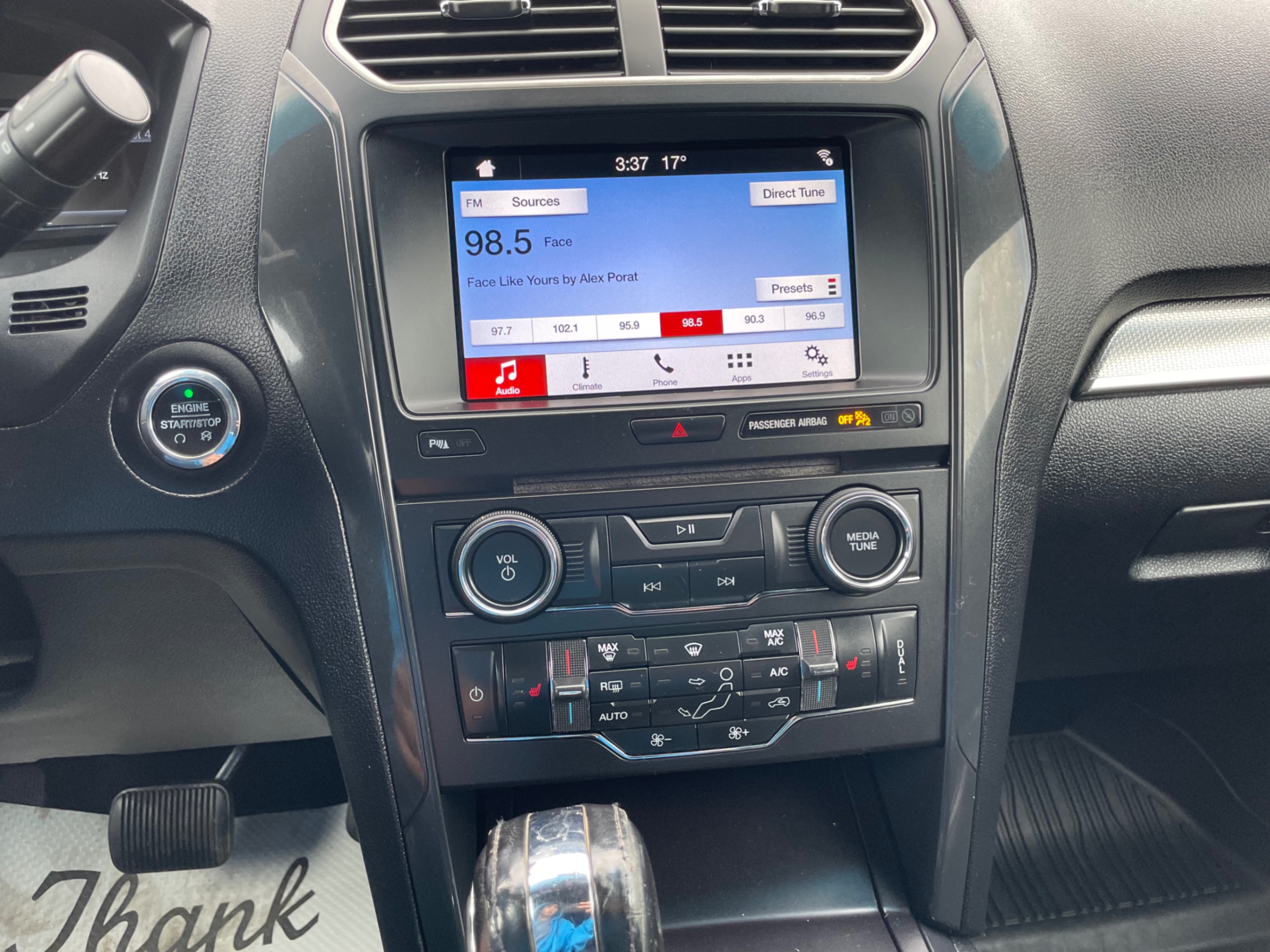 /cambridgemotors/2019-Ford-Explorer-3854470596115016.jpg