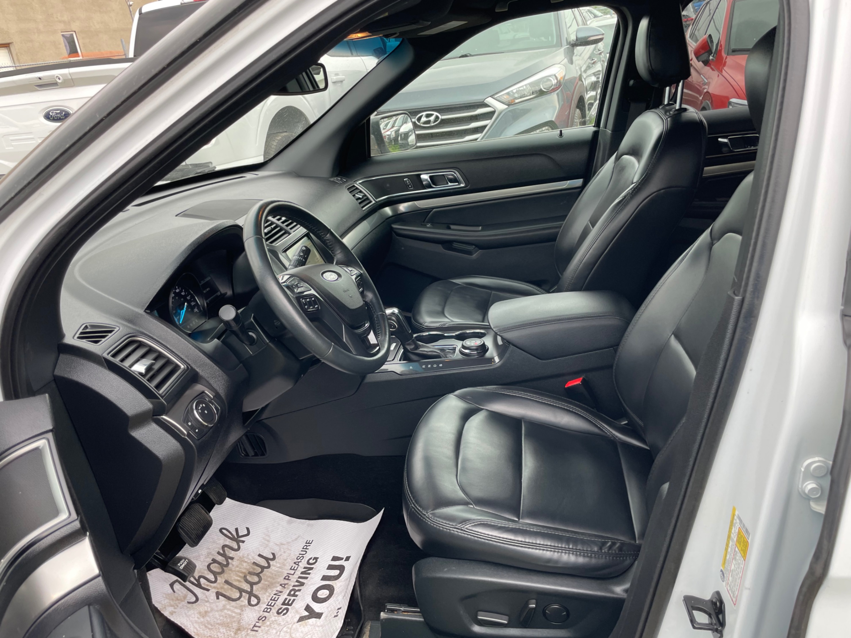 /cambridgemotors/2019-Ford-Explorer-5804025335174146.jpg