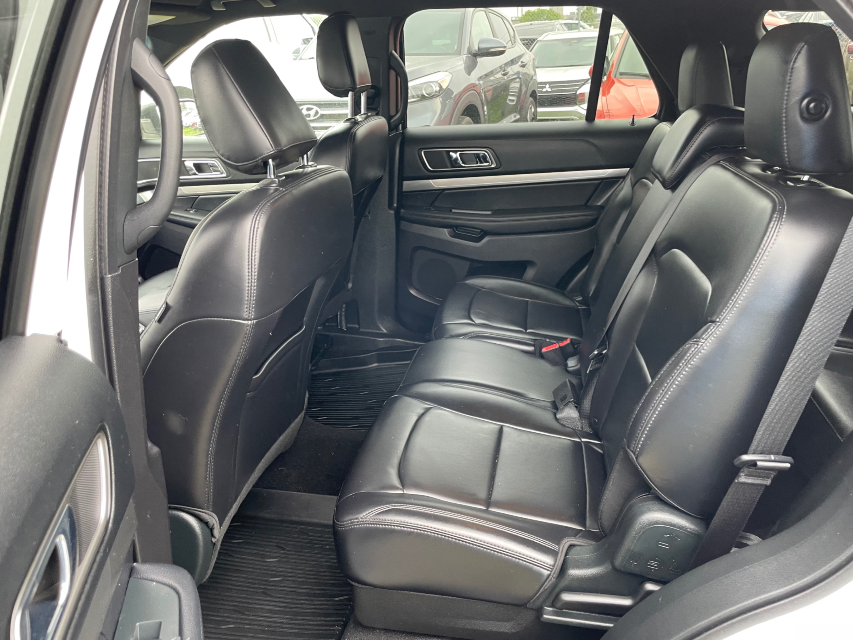 /cambridgemotors/2019-Ford-Explorer-6223574657280007.jpg