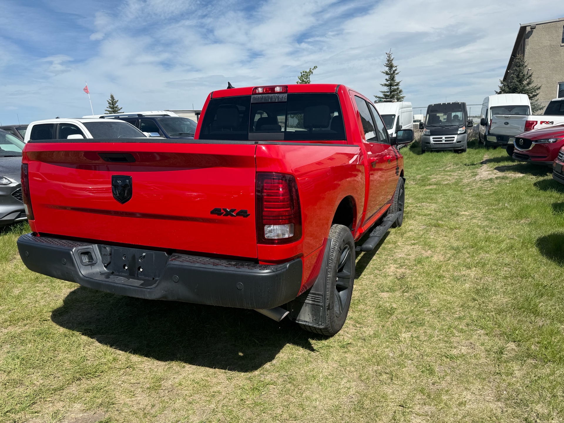 /cambridgemotors/2019-Ram-1500Classic-03351915742593037.jpg