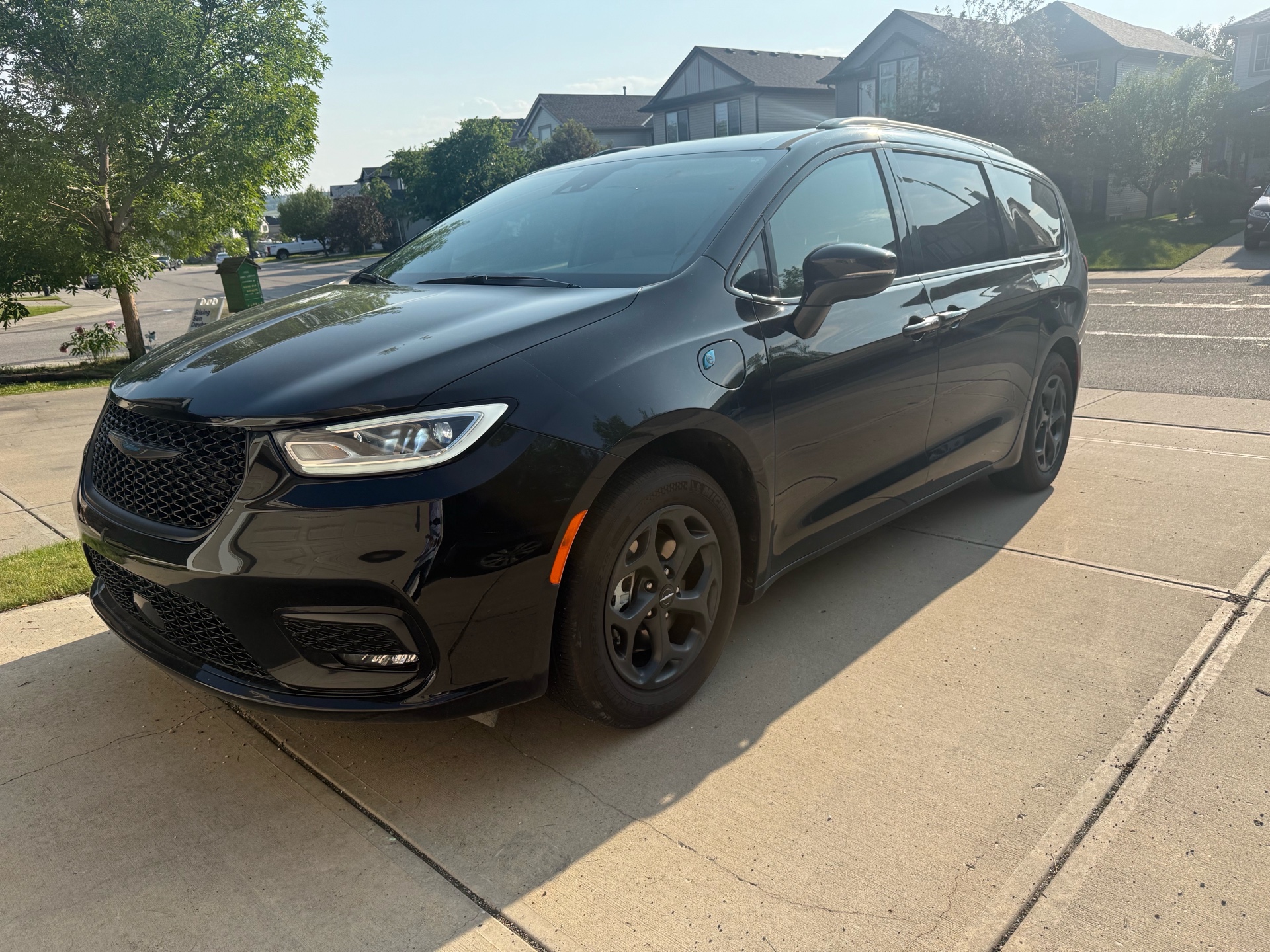 /cambridgemotors/2021-Chrysler-PacificaHybrid-6673454292988026.jpg