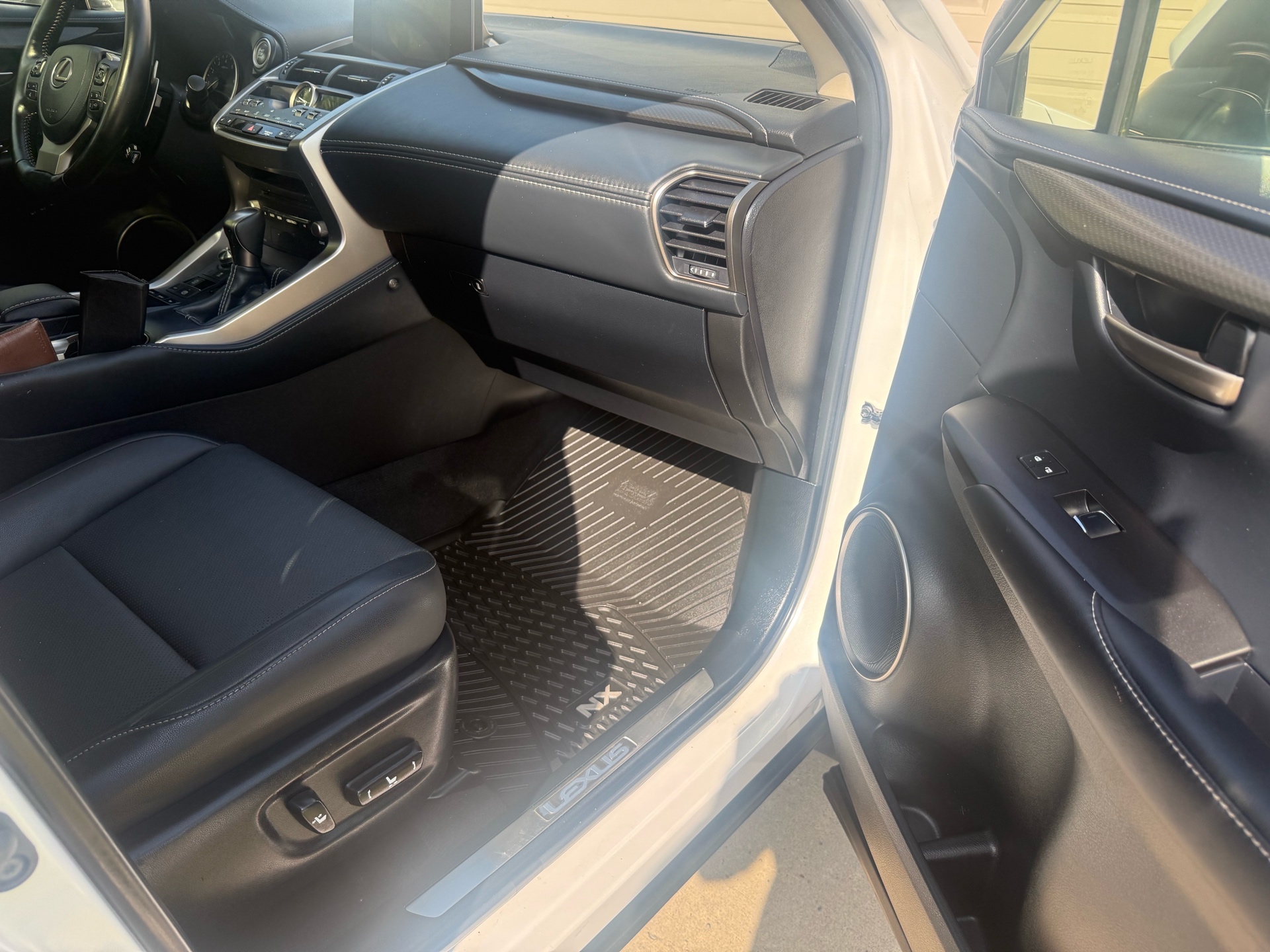 /cambridgemotors/2021-Lexus-NX-04708338331174389.jpg