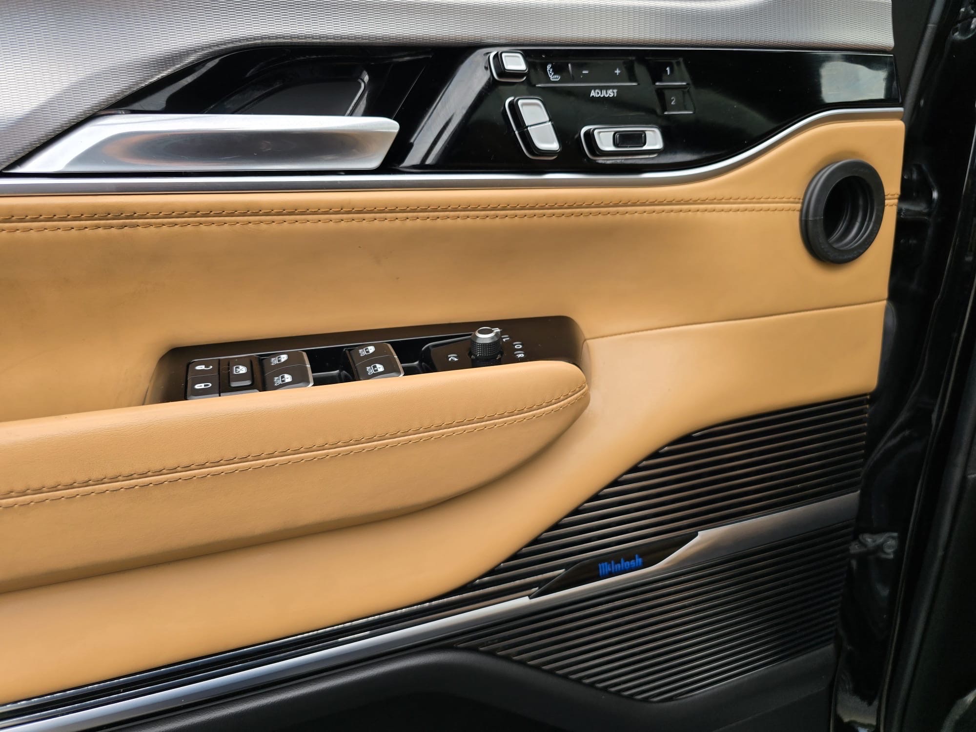 /cambridgemotors/2022-Jeep-GrandWagoneer-7384298608294886.jpg