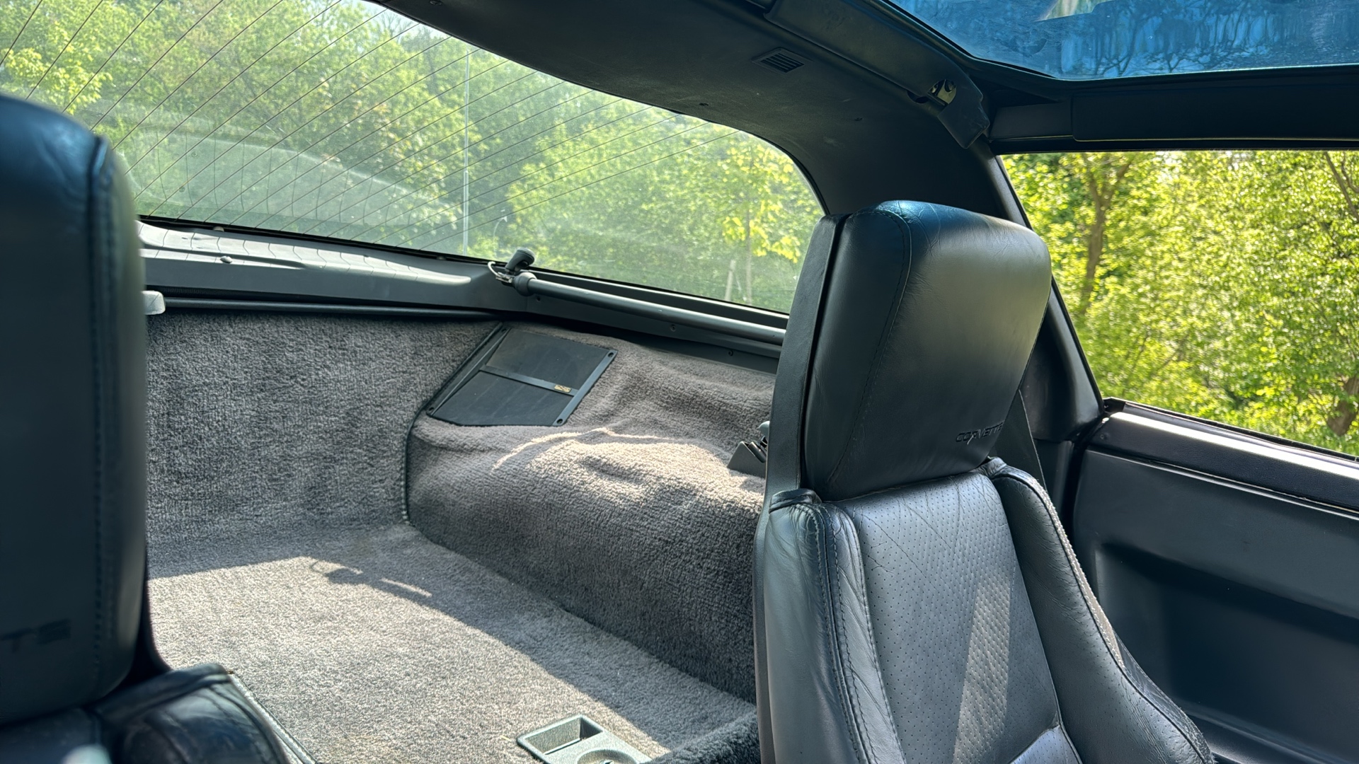 /canadacars/1987-Chevrolet-Corvette-08840482435896324.jpg